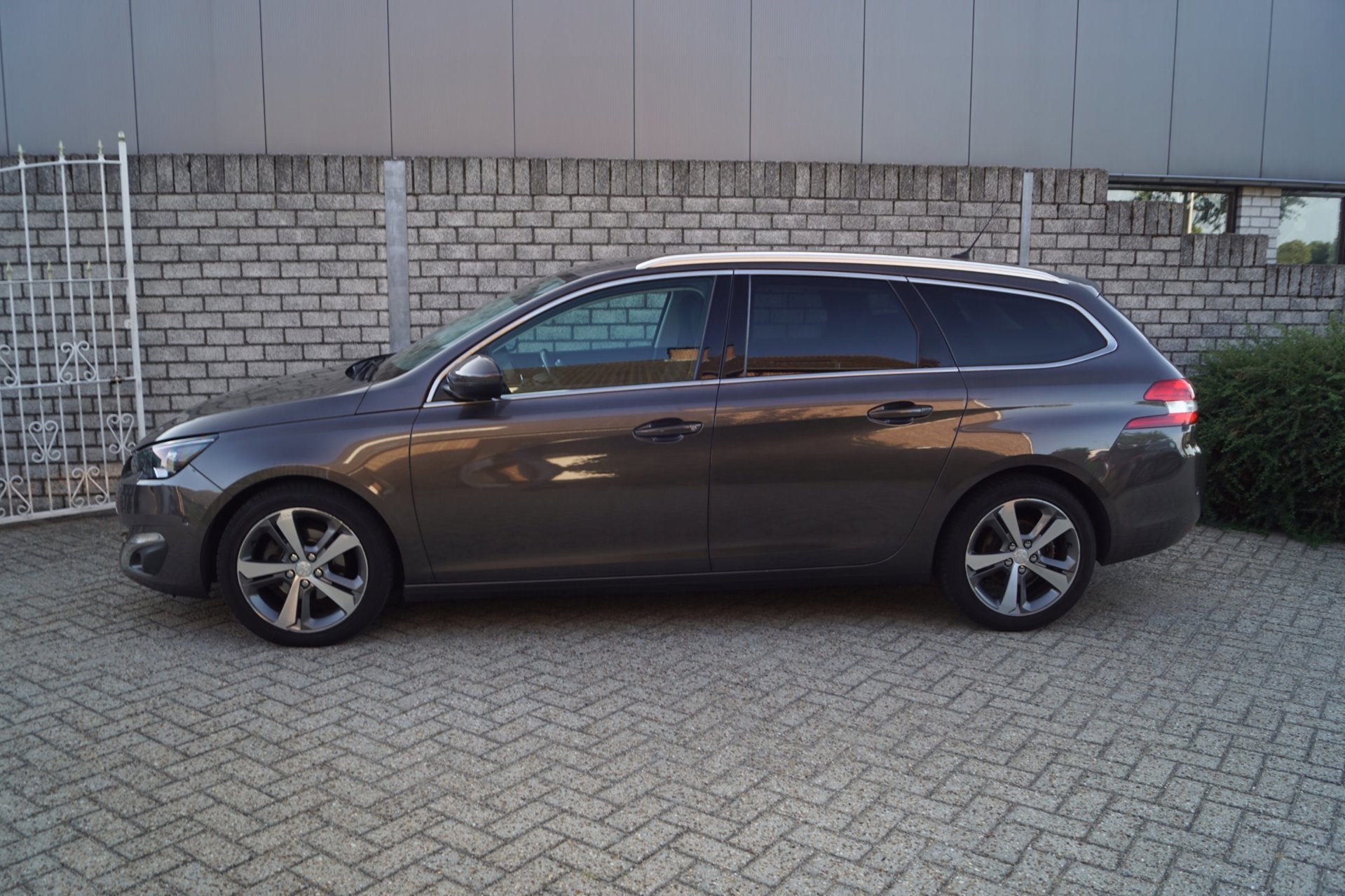 Peugeot 308 SW 1.2 PureTech Blue Lease Premium Sportst Stoel, Voorwielaandrijving, Stof, Gebruikt, 1199 cc