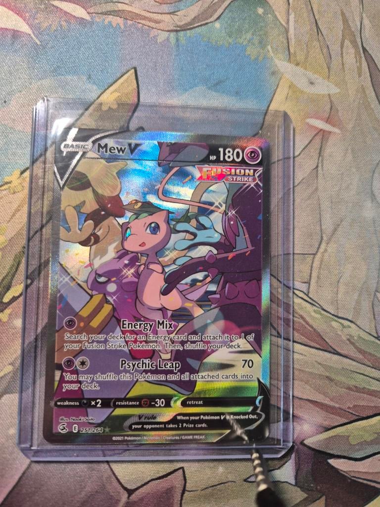 Mew V Full Art Fusion Strike Pokémon Kaart (251/264), Ophalen of Verzenden