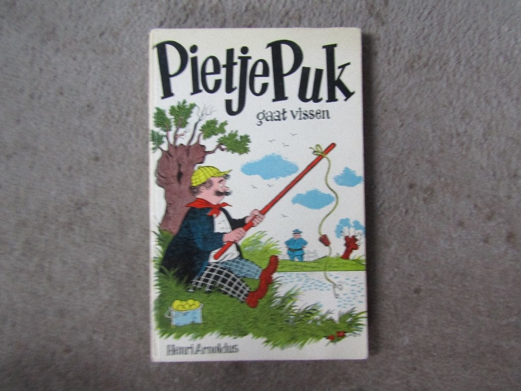 Boek: Pietje Puk gaat vissen, Ophalen of Verzenden, Gelezen, Henri Arnoldus, Fictie algemeen