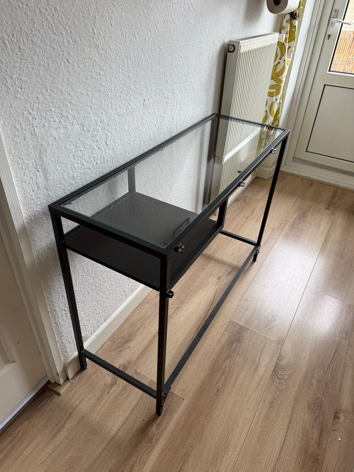 2x Ikea Vittsjö laptoptafel / bijzettafel, Huis en Inrichting, Tafels | Bijzettafels, Ophalen, Gebruikt, Glas, 75 cm of meer