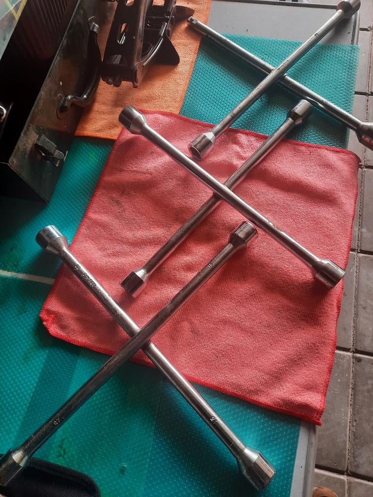 Wielmoersleutel 17, 19, 22 en 13/16 inch, Ophalen