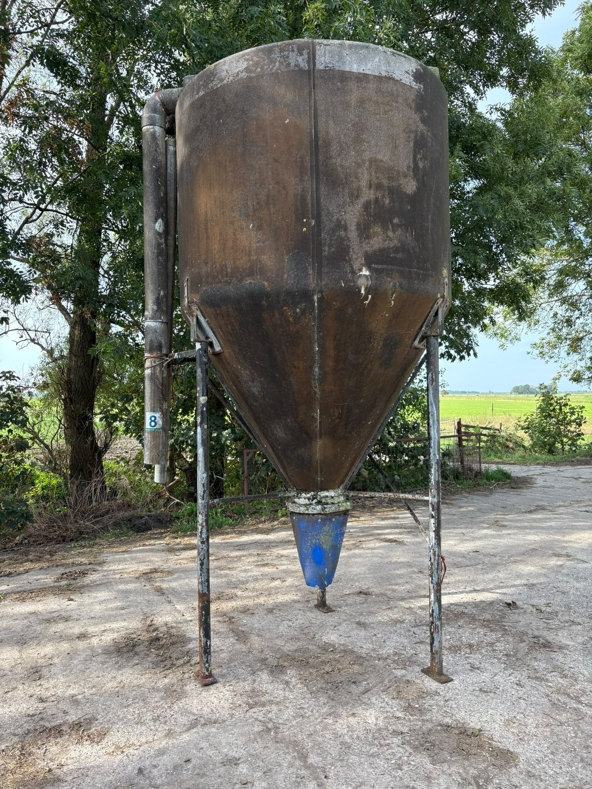 Polyester voersilo, Ophalen