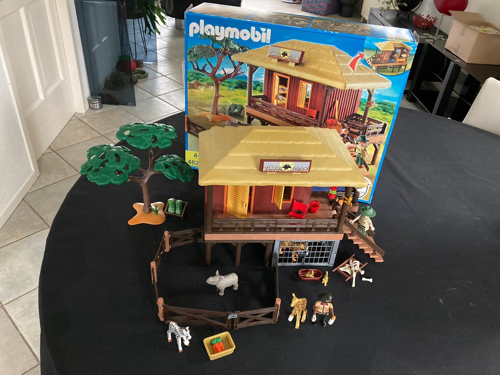 Playmobil safari verzorgingspost 4826 + ovv, Ophalen of Verzenden, Zo goed als nieuw