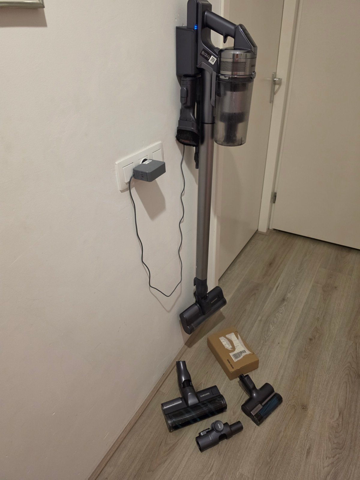 Samsung steelstofzuiger extra nieuwe accu, Witgoed en Apparatuur, Ophalen, Gebruikt, Draadloos, Reservoir