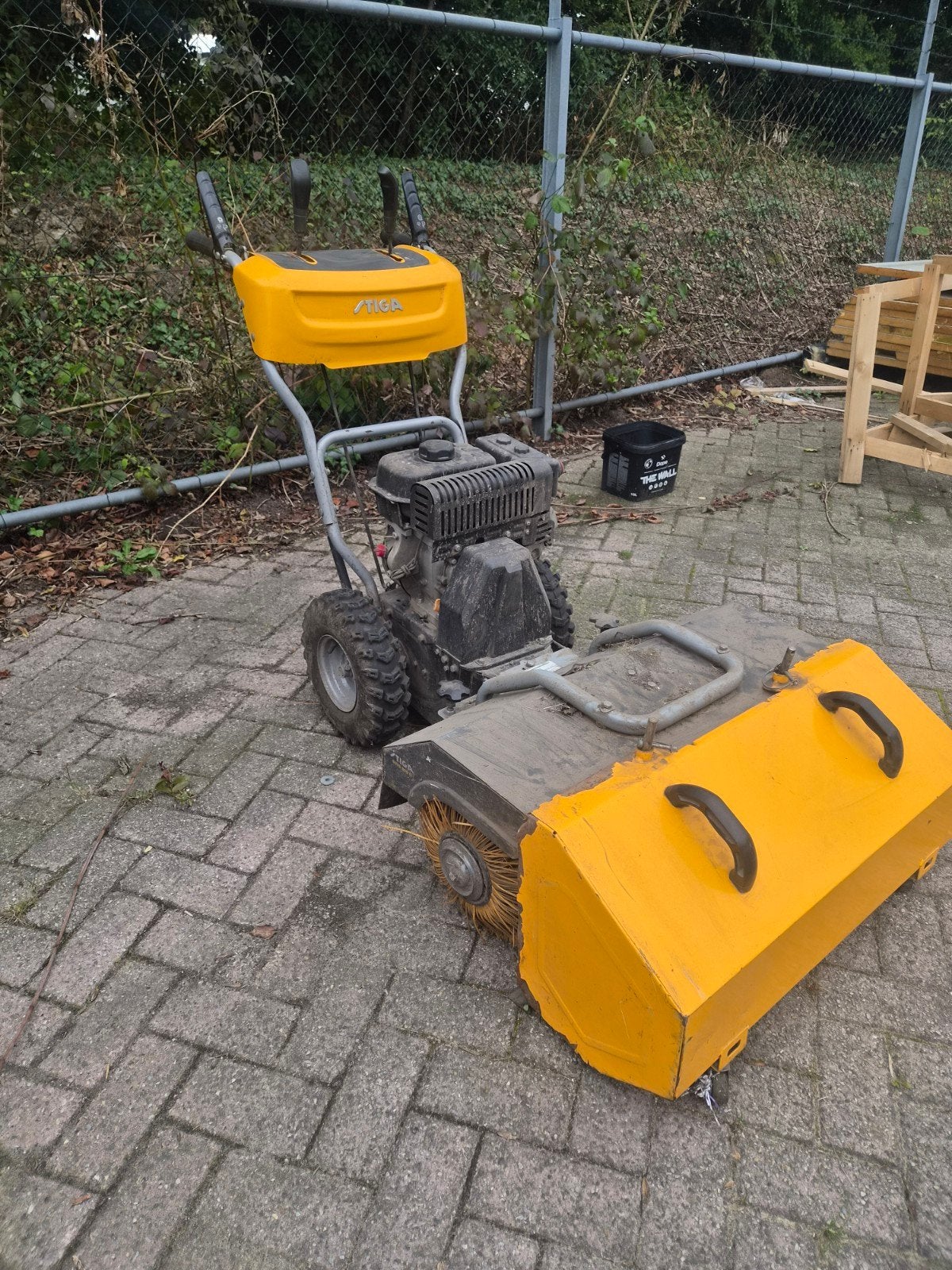 Stiga veegmachine, Ophalen, Gebruikt