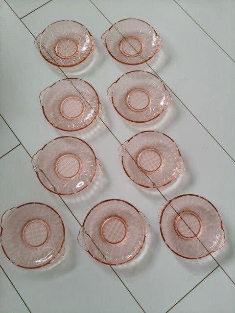 Vintage gebaksbordjes bewerkt glas roze 9x, Gebruikt, Overige merken, Ophalen of Verzenden, Glas