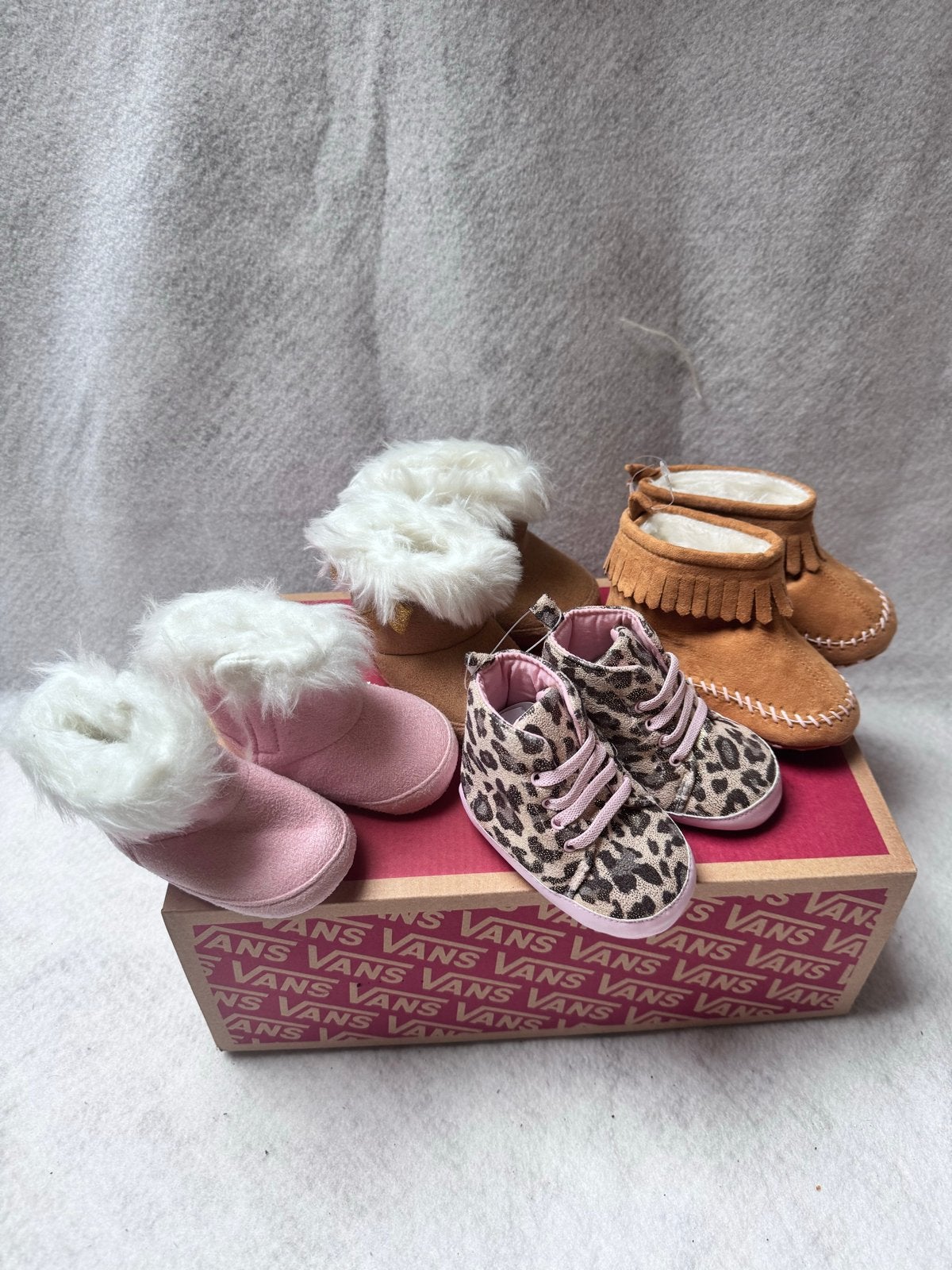 Leuke babyslofjes en schoentjes voor de kleintjes, Kinderen en Baby's, Ophalen of Verzenden, Gebruikt, Jongetje of Meisje, Slofjes