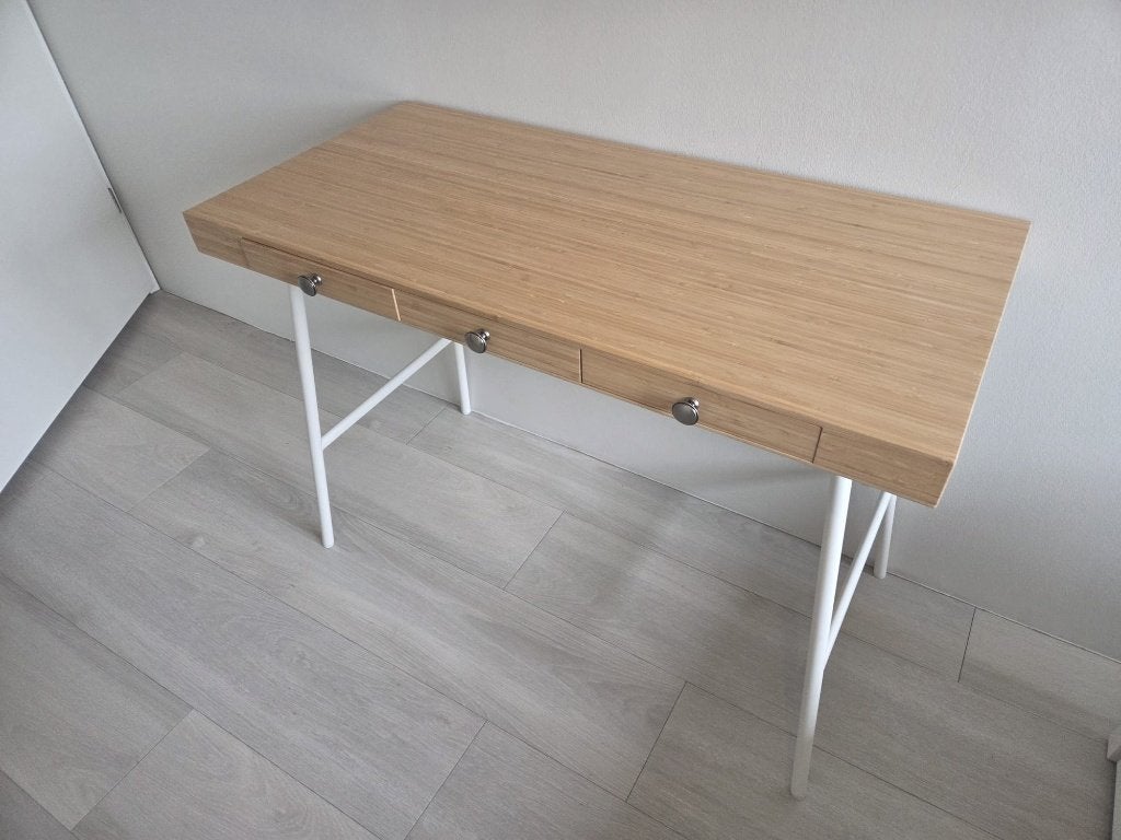 Te koop: elegant bureau, Ophalen, Schoolbureau, Zo goed als nieuw, IKEA