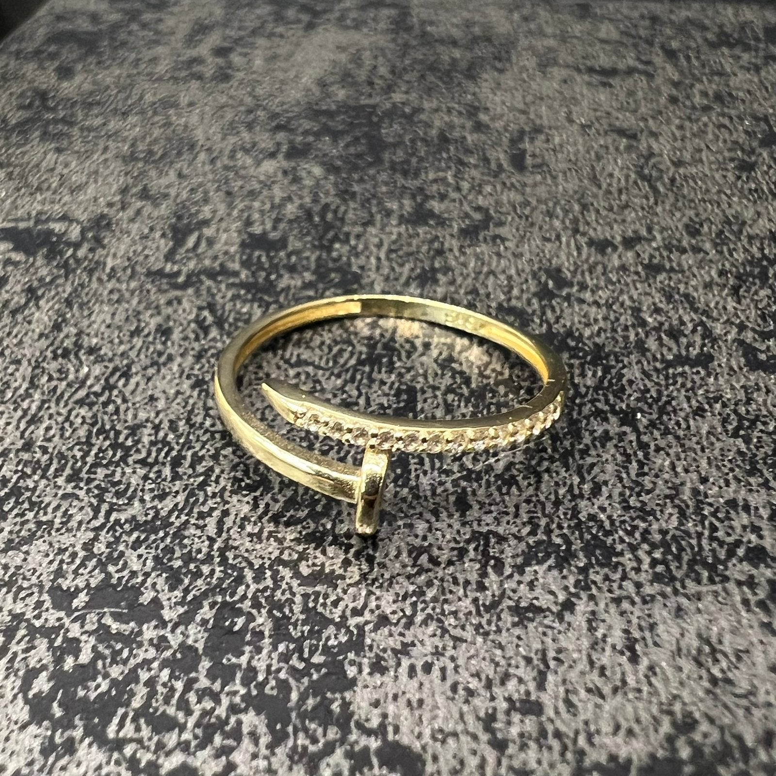 14 karaat gouden ring spijker model, Ophalen of Verzenden, Nieuw, Goud, Dame