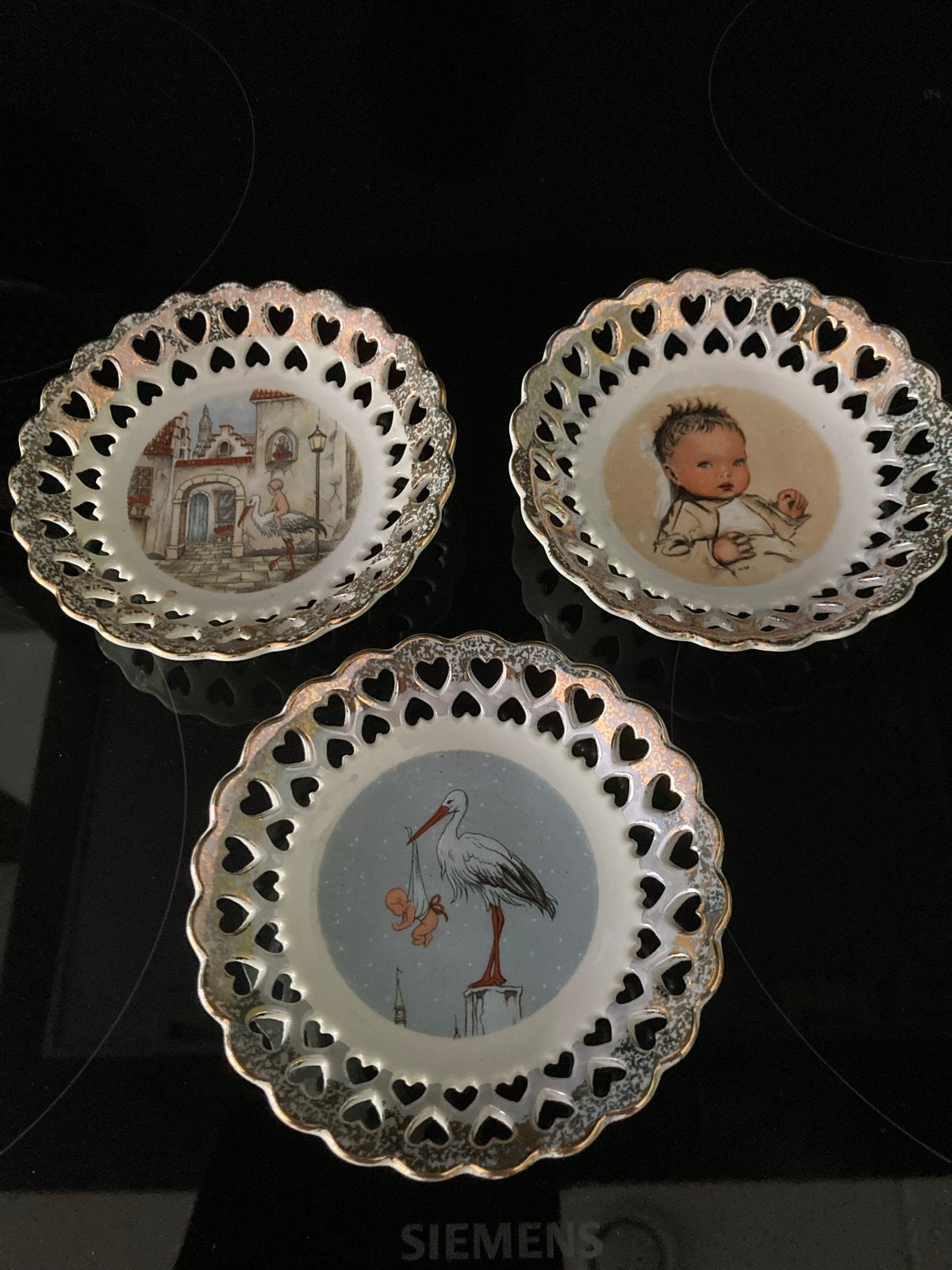 Set van 3 vintage ajour schaaltjes met ooievaar en baby, Ophalen of Verzenden