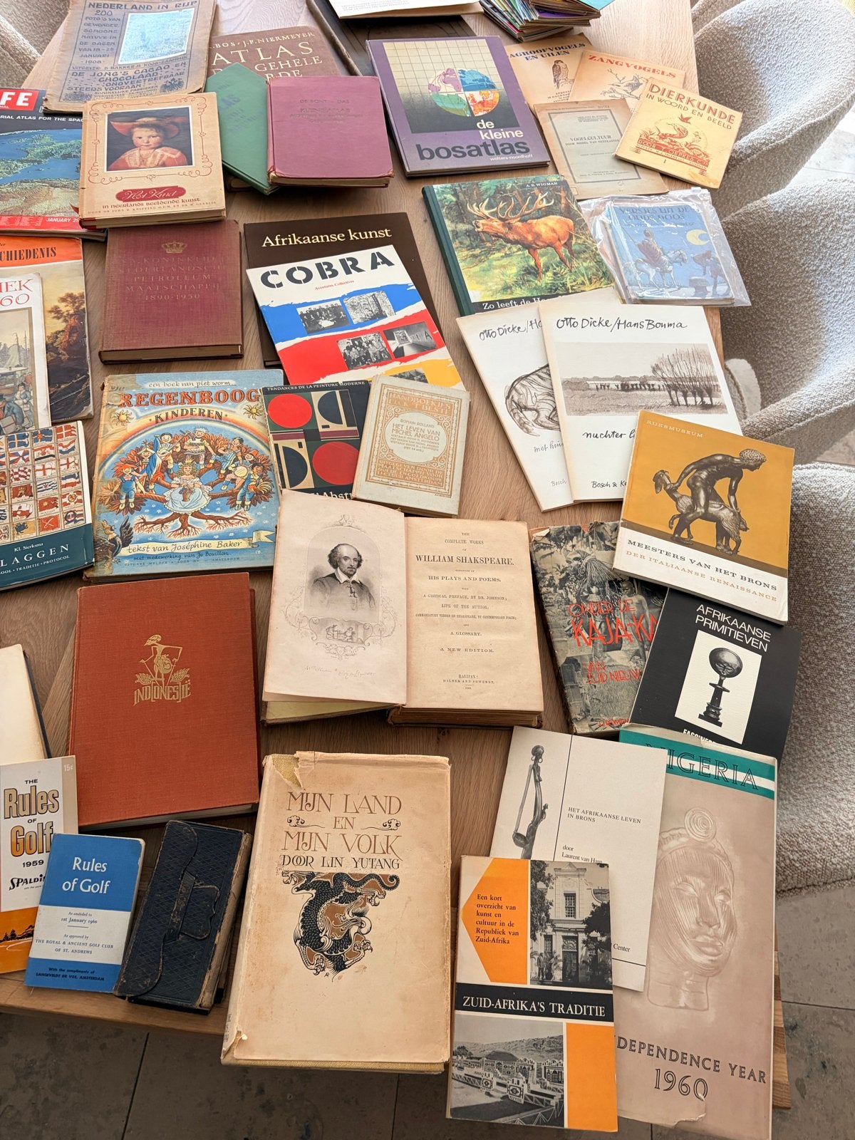 Grote collectie vintage boeken, diverse genres en jaren, Ophalen, Gelezen, Nederland