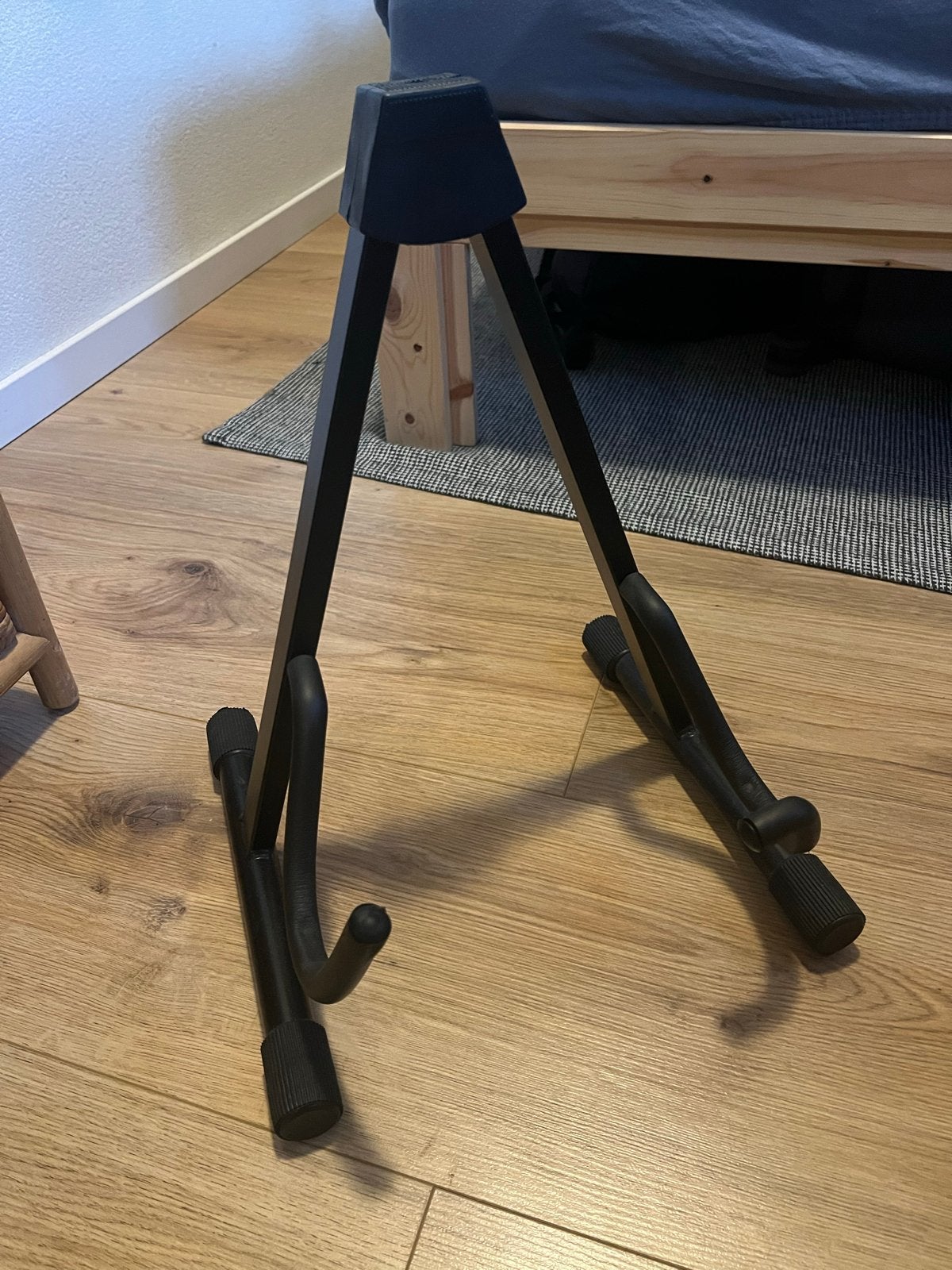 Gitaar / Basgitaar standaard, Muziek en Instrumenten, Standaards, Ophalen of Verzenden, Gebruikt, Instrumentstandaard, Gitaar