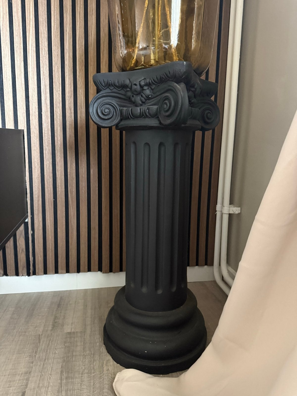 Zwarte Decoratieve Zuil, Ophalen, Gebruikt