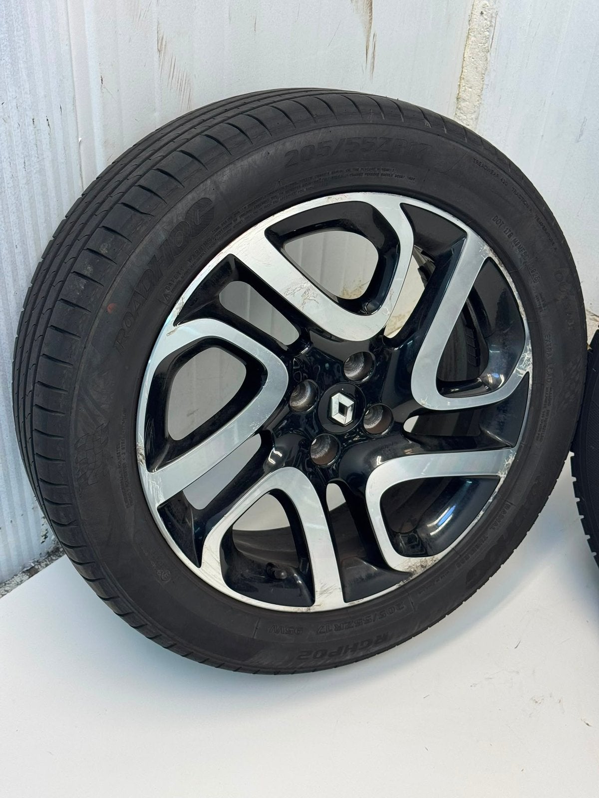 Org. Renault Captur bj.2015 velgenset met zomerbanden 4x100, Auto-onderdelen, Banden en Velgen, Gebruikt, Banden en Velgen, 17 inch
