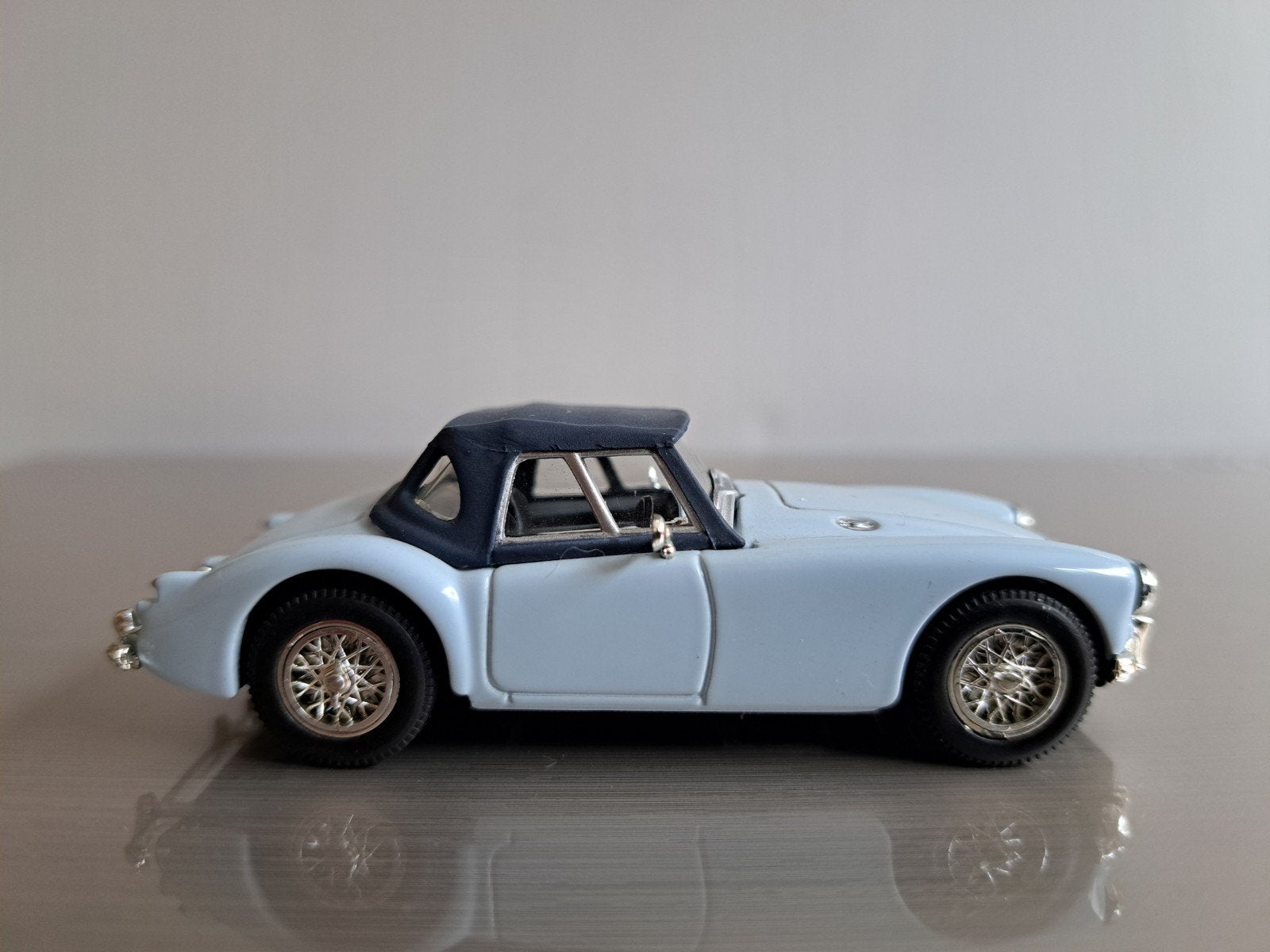 MGA Soft Top, Corgi 03201, 1:43, nieuw, Ophalen of Verzenden, Nieuw, Auto, Corgi