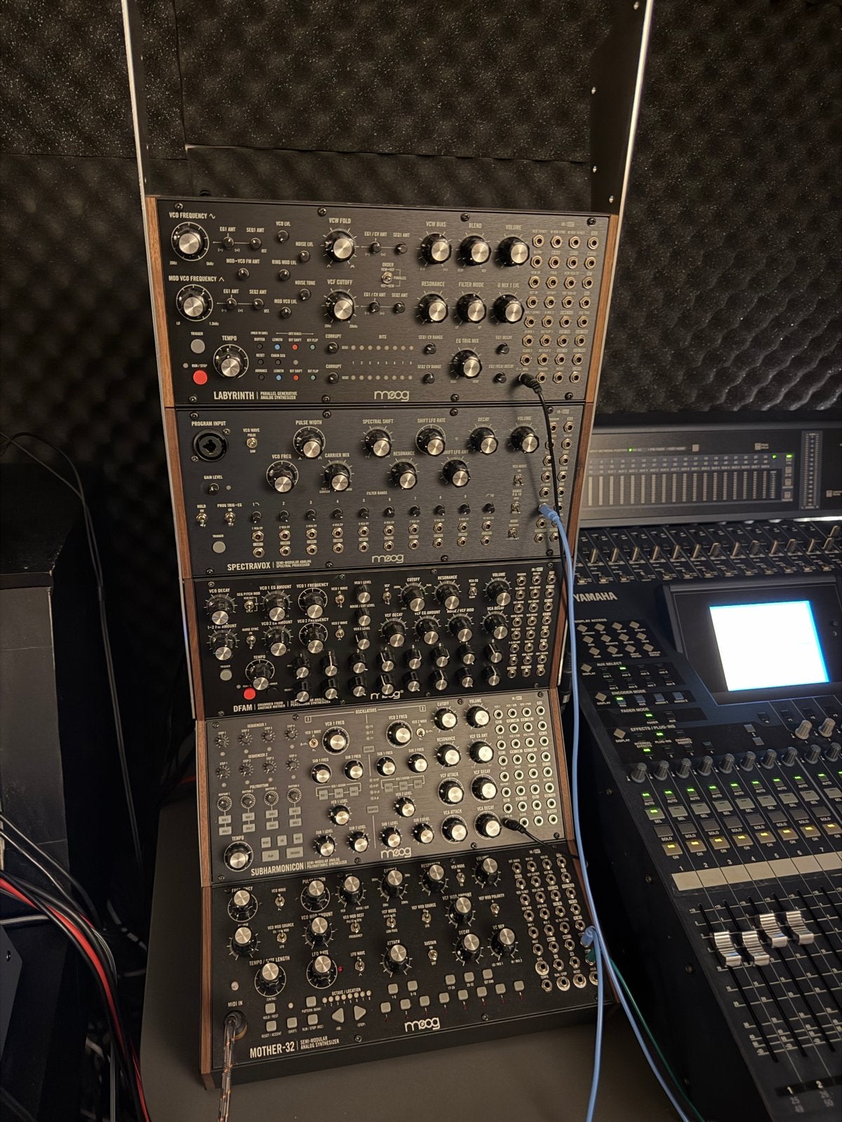 Moog Eurorack Systeem: Mother-32, Subharmonicon, DFAM, etc., Overige merken, Zo goed als nieuw, Met midi-aansluiting, Overige aantallen