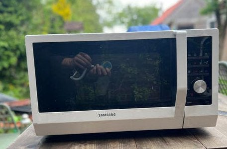 Samsung CE137NM Combimagnetron - Wit, 900W, Ophalen, Combimagnetron, Grill, Zo goed als nieuw