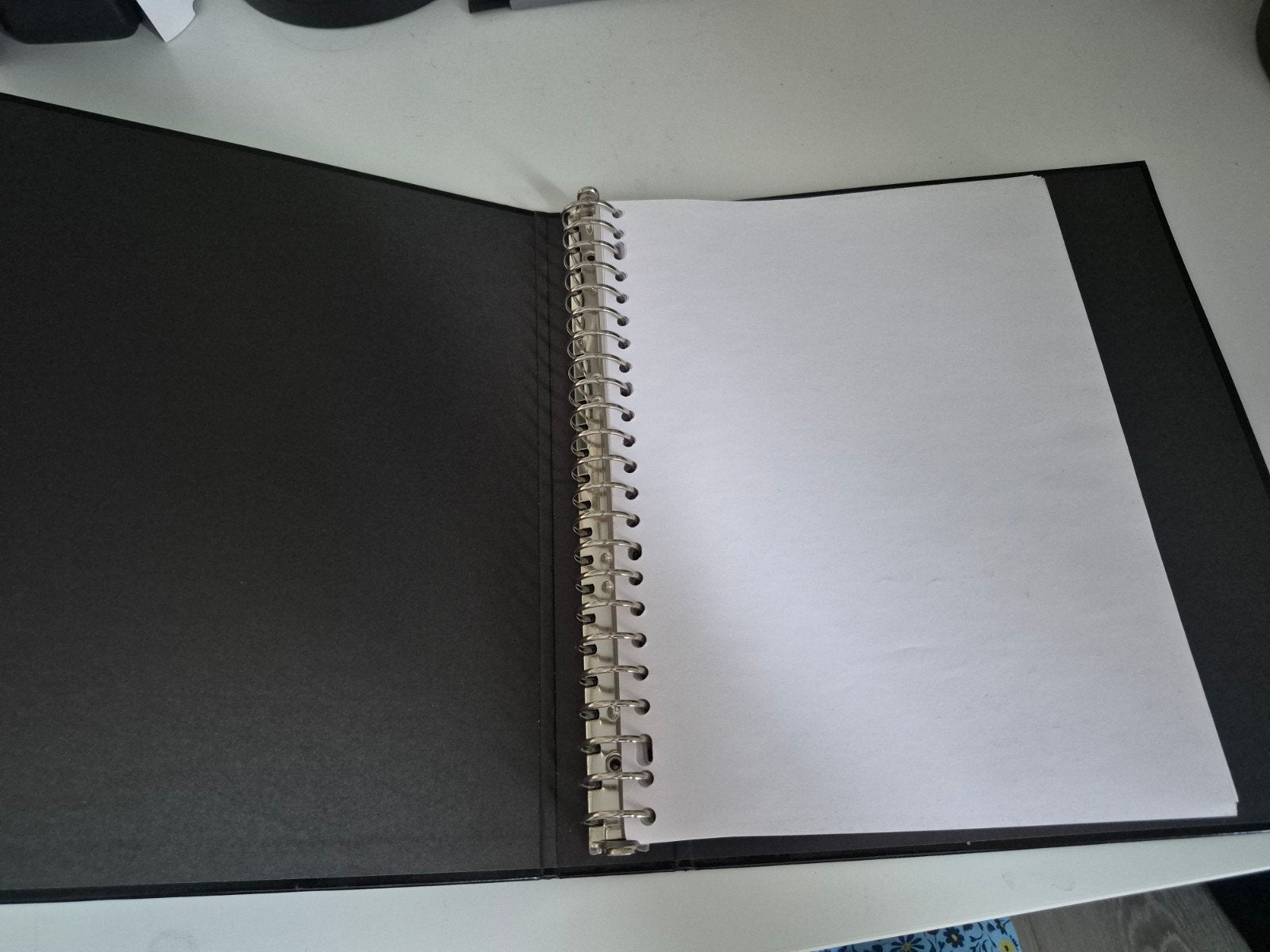 --- Multomap met vellen witte papier ---, Diversen, Schrijfwaren, Ophalen
