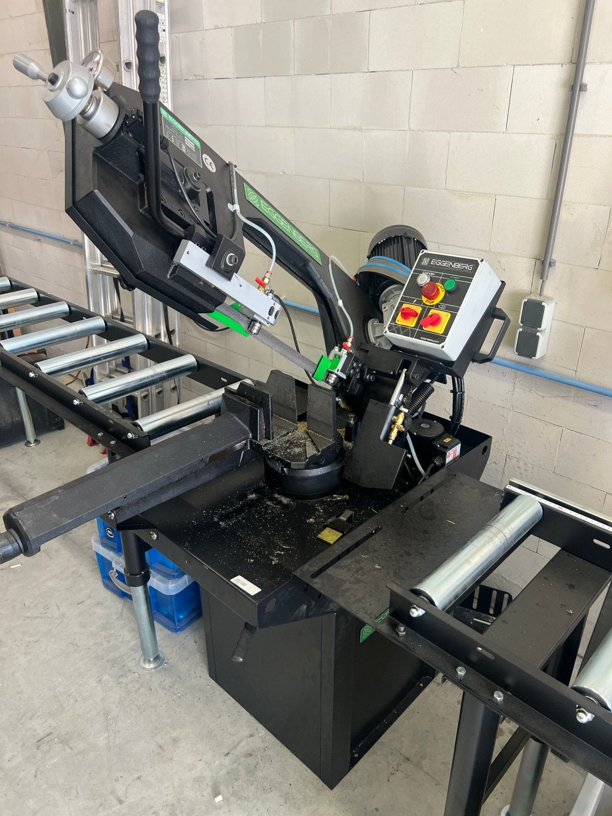 Professionele lintzaagmachine met rollenbanen 1 jaar oud, 70 mm of meer, Ophalen of Verzenden, Zo goed als nieuw, Lintzaag