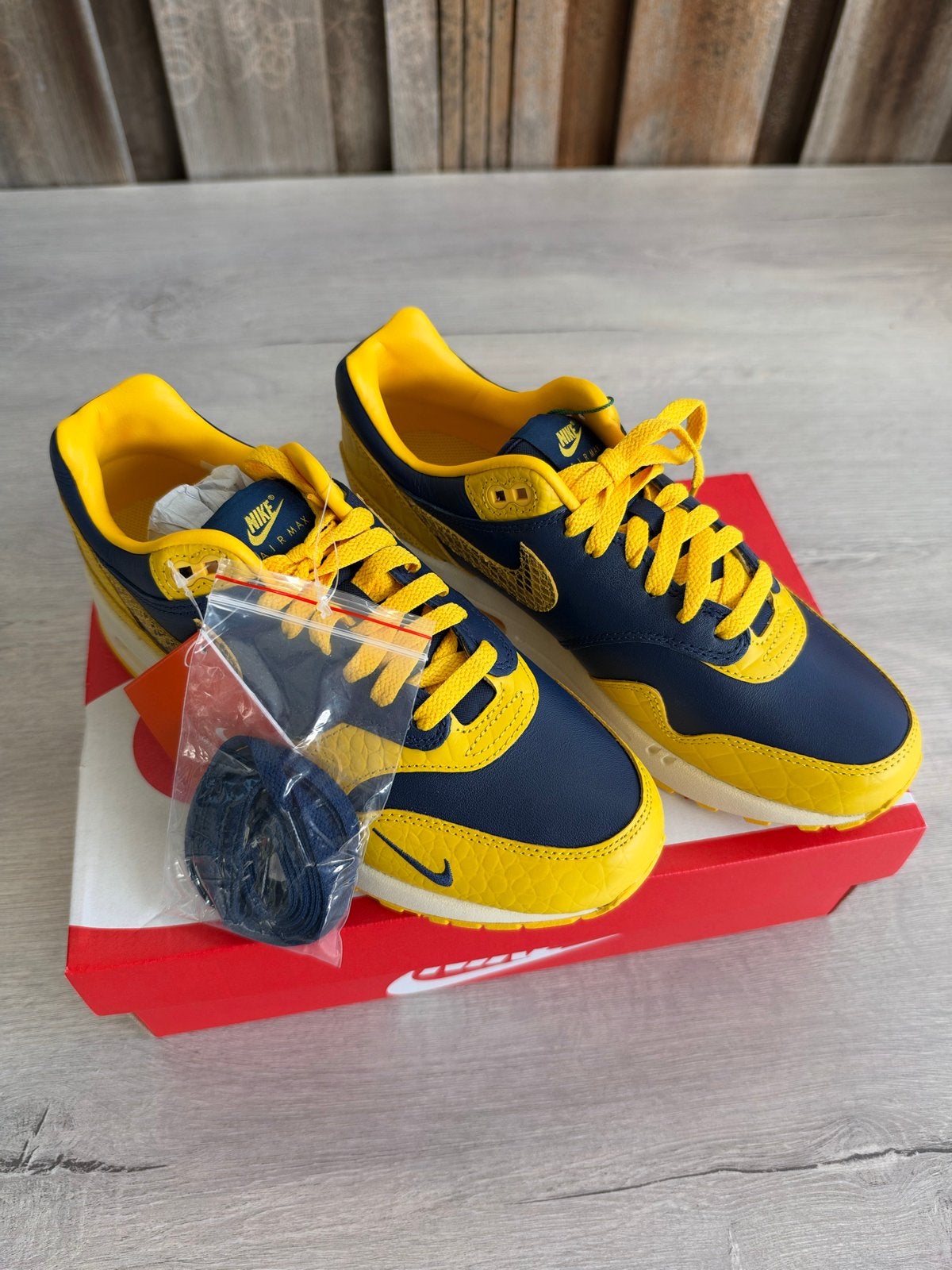 Nike Air Max 1 Michigan, Blauw, Nieuw, Ophalen of Verzenden, Sneakers of Gympen
