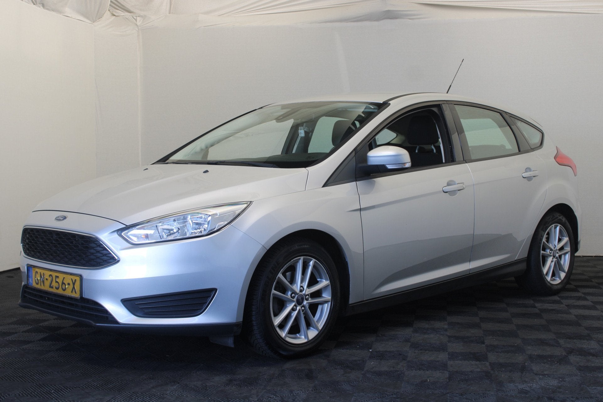 Ford Focus 1.0 Trend Edition (bj 2015), Auto's, Gebruikt, Elektrische ramen, 635 kg, Bedrijf