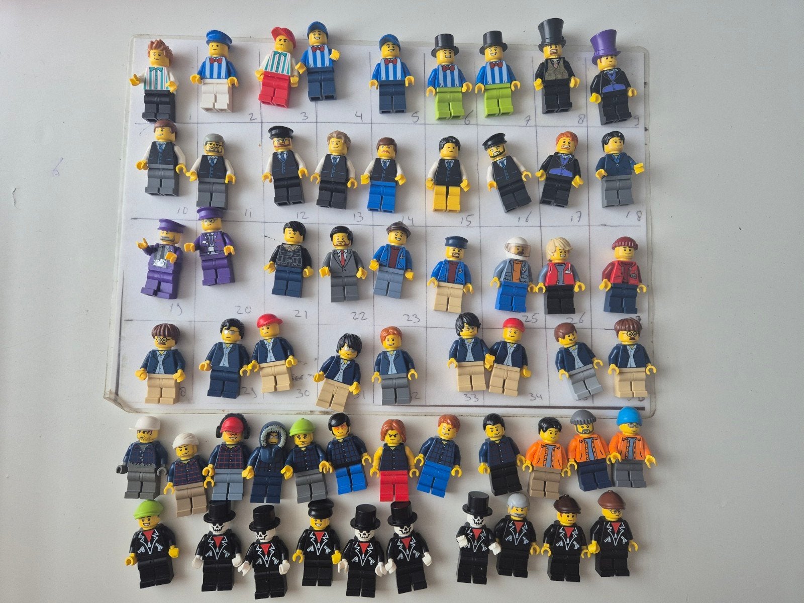 lego cm3 div city man ober chauffeur verkoper poppetjes, Kinderen en Baby's, Speelgoed | Duplo en Lego, Ophalen of Verzenden, Nieuw