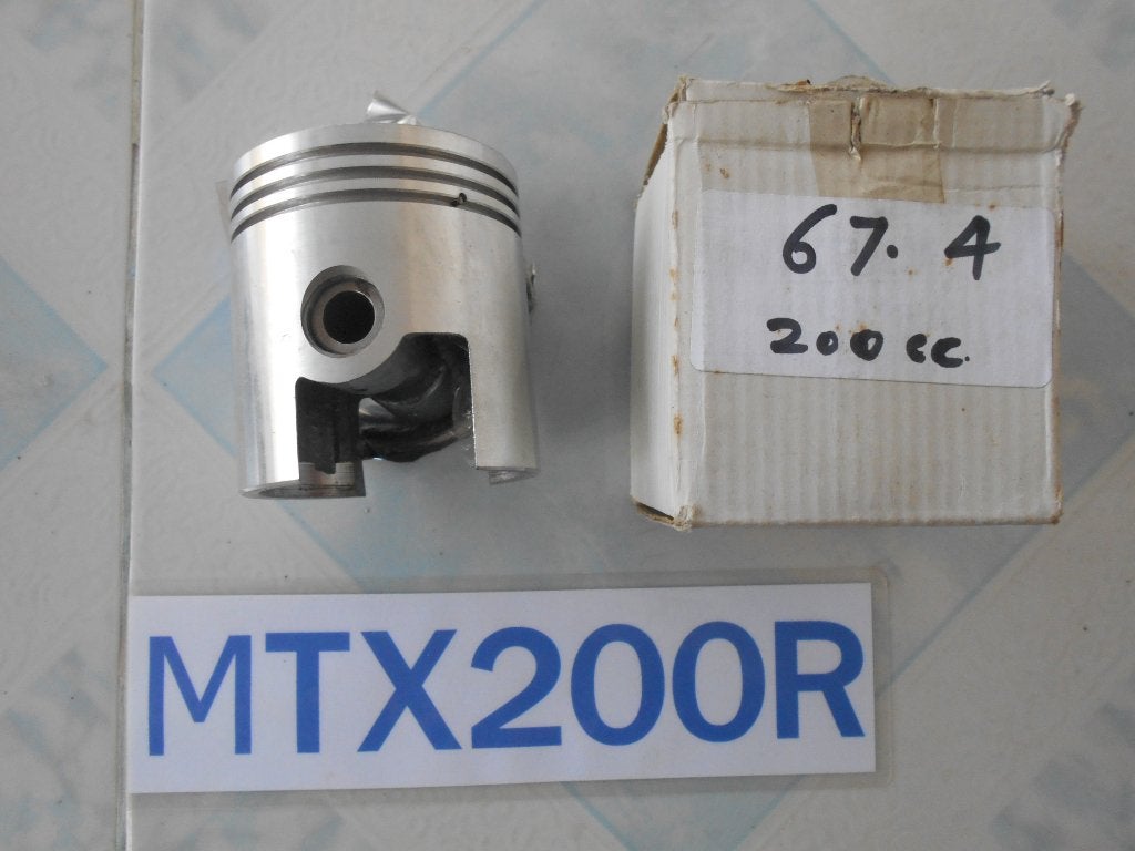 Nieuwe Zuigers Voor De Honda MTX200R - MTX200R2/MD07 € 50,00, Verzenden