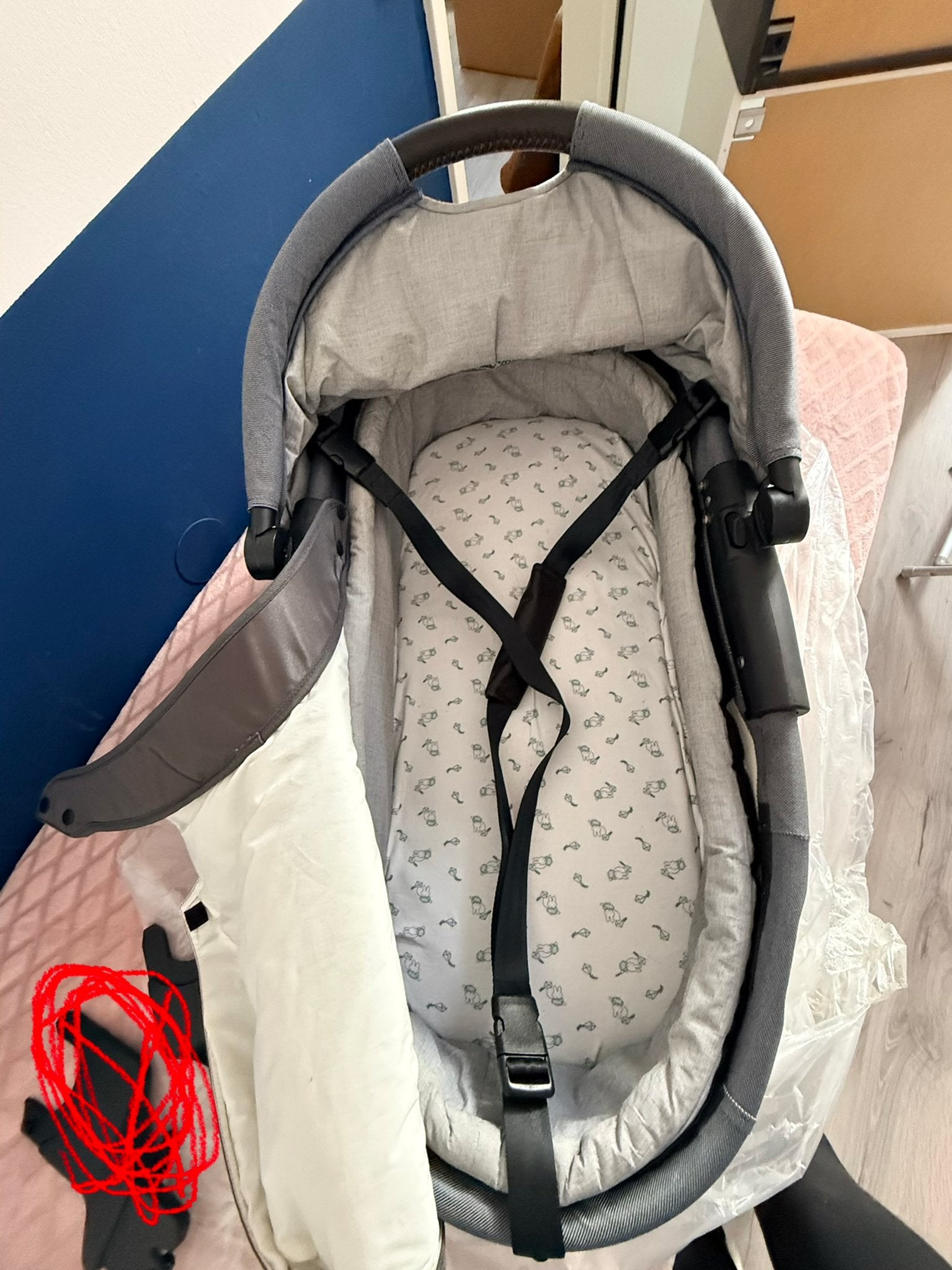Mutsy Evo Reiswieg met accessoires, mag in onderdelen weg, Kinderwagen, Ophalen of Verzenden, Zo goed als nieuw, Met reiswieg