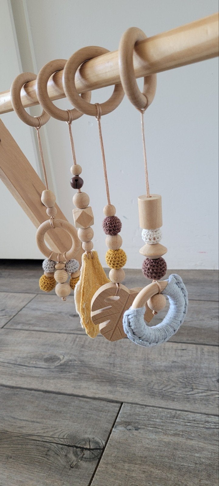 Houten babygym met speeltjes (zelf gemaakt), Ophalen, Gebruikt, Babygym
