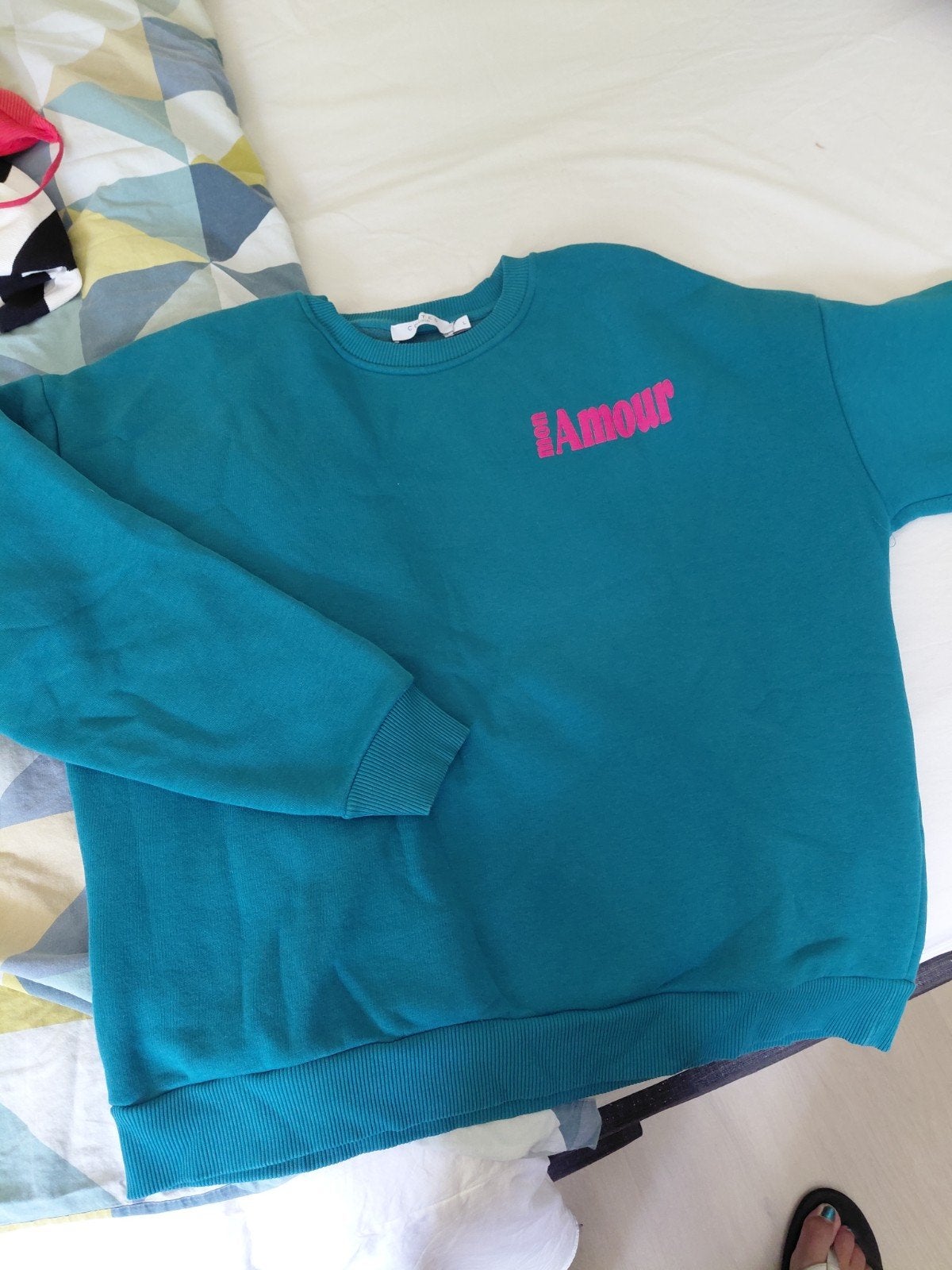 Turquoise sweater met roze print 'L'Amour', Maat 38/40 (M), Ophalen of Verzenden, Onbekend, Gedragen