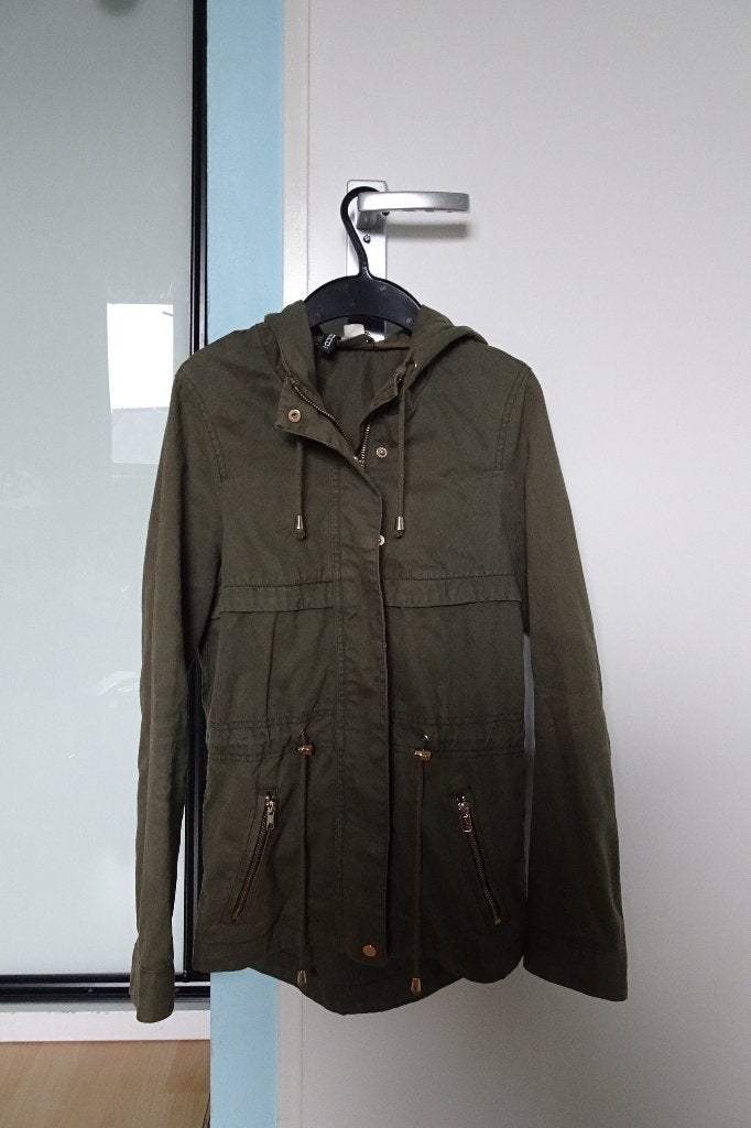 Olijfgroen voorjaarsjasje/ zomerjasje, H&M, Ophalen of Verzenden, Zo goed als nieuw, Maat 34 (XS) of kleiner