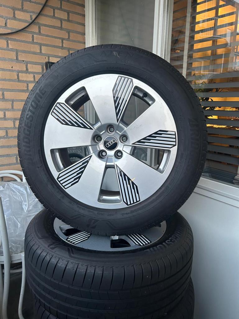 Bridgestone Banden/Audi Velgen | Gebruikt 19 inch, Auto-onderdelen, Banden en Velgen, Gebruikt, 255 mm, Banden en Velgen, Personenwagen