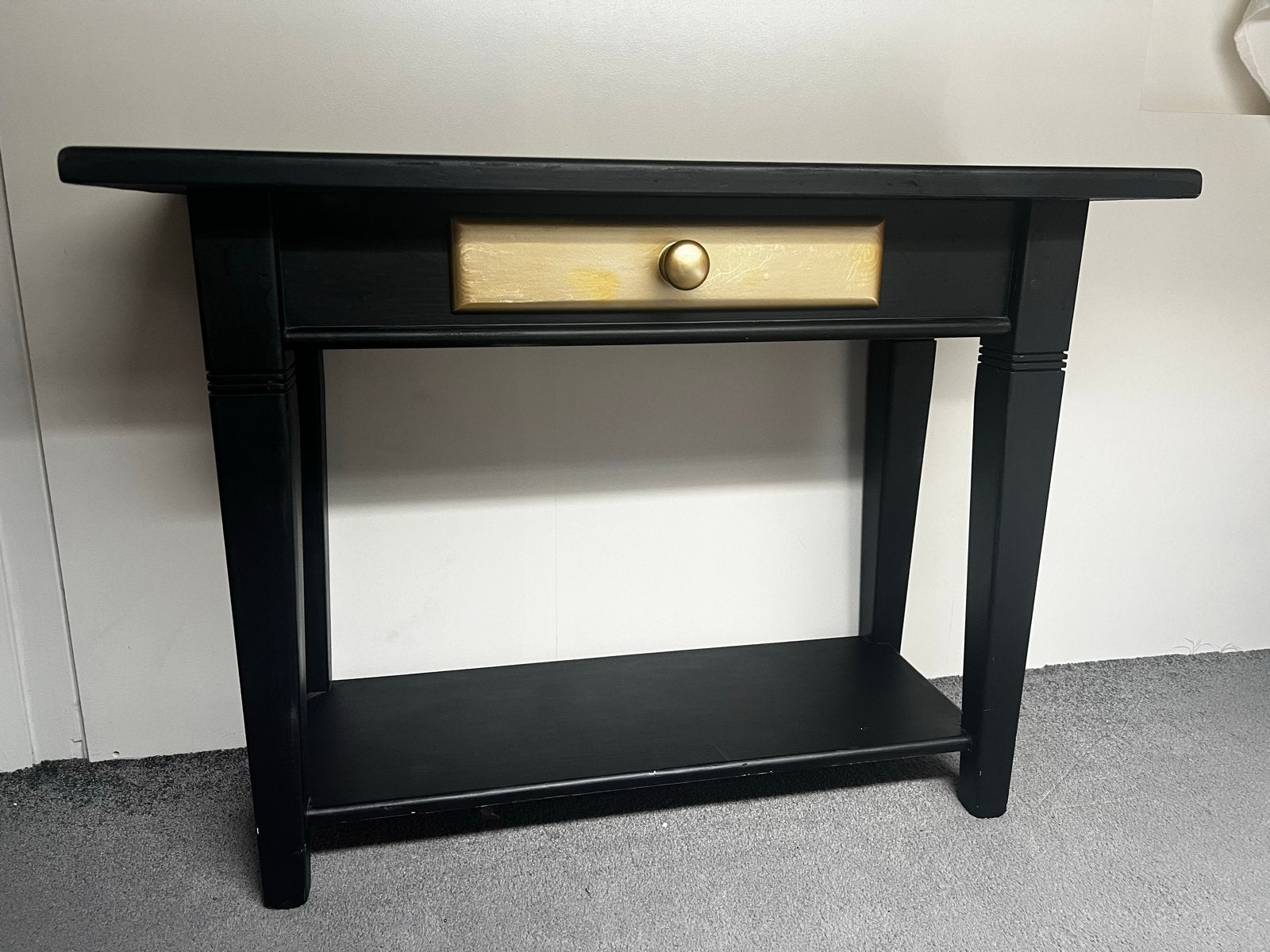 Zwart sidetable met lade en plank, Huis en Inrichting, Tafels | Eettafels, Ophalen, Gebruikt, Tot twee personen, 50 tot 100 cm