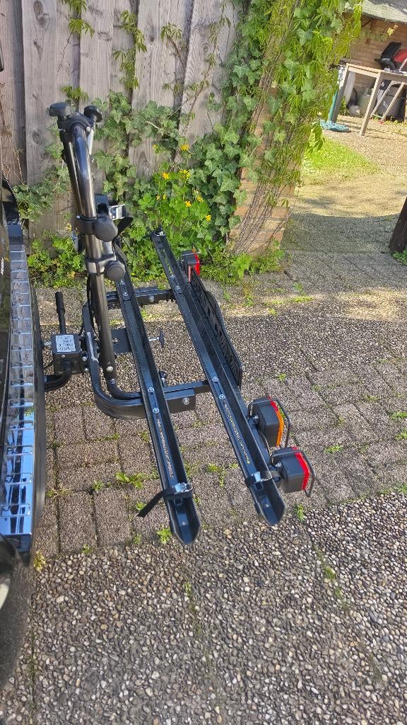 Fietsendrager + ski-dragers, Ophalen, Zo goed als nieuw, 2 fietsen, Trekhaakdrager