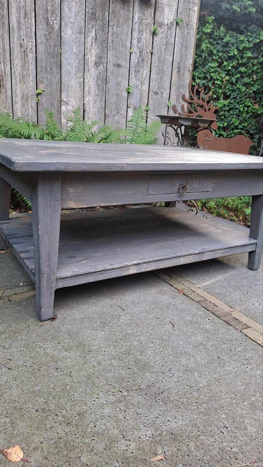 Teakhouten salontafel met lade en onderblad, grijs patine, Huis en Inrichting, Ophalen, 50 – 75, Gebruikt, 100 tot 150 cm