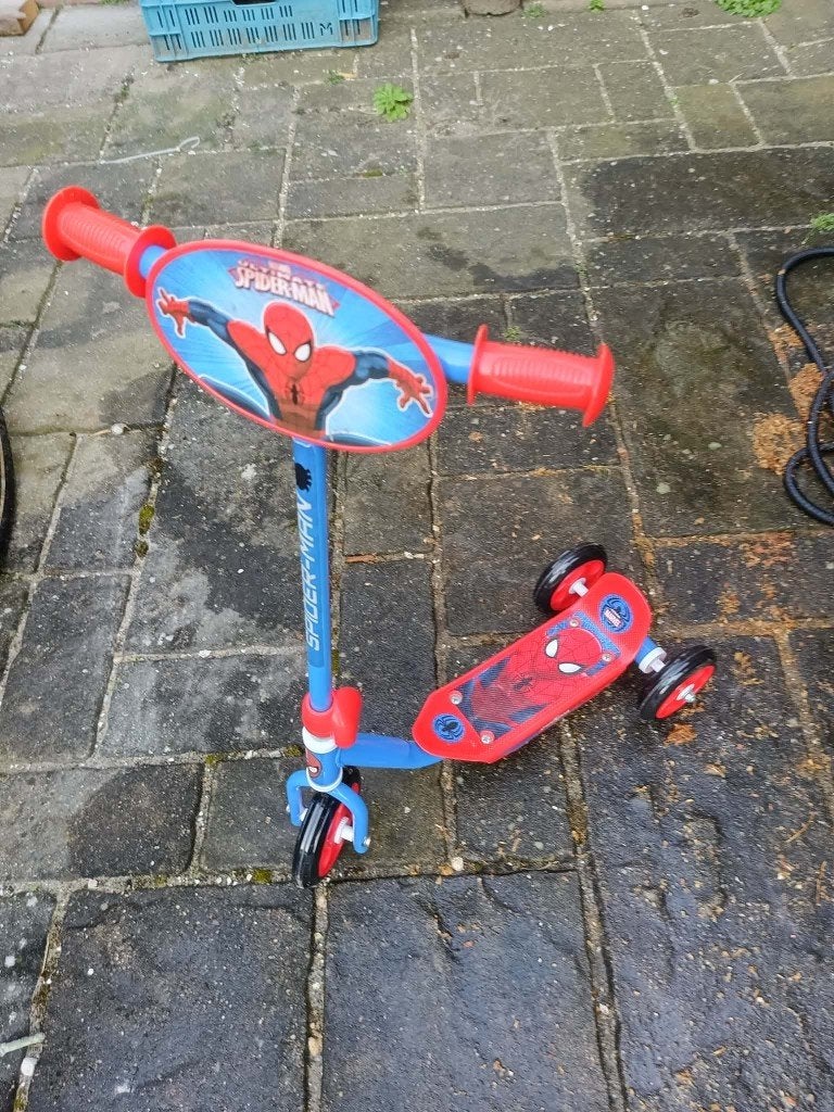 MARVEL SPIDERMEN KINDERSTEP, Ophalen of Verzenden, Zo goed als nieuw, Gewone step