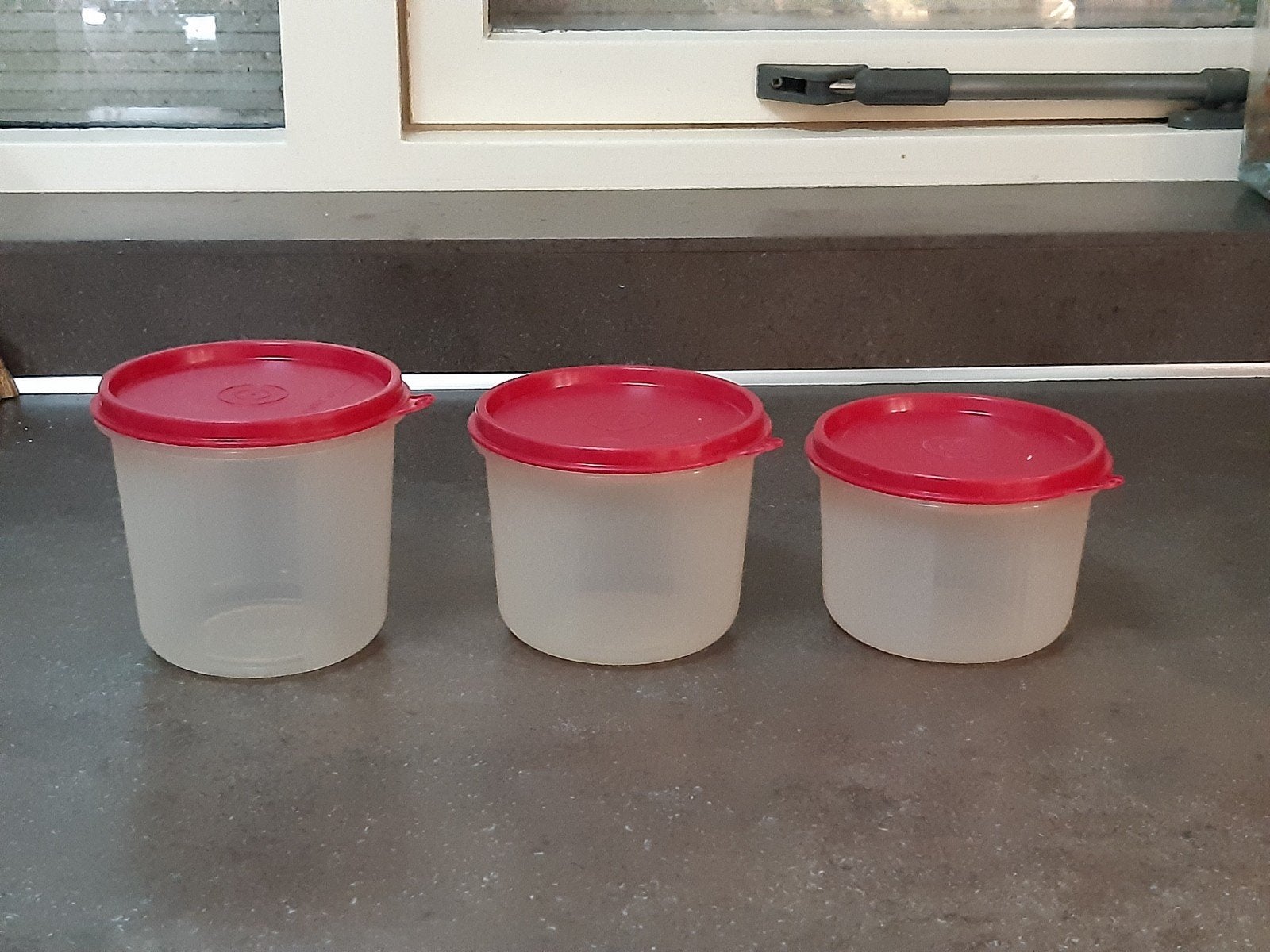 tupperware voorraad trio bakjes set rood uitmuntend, Ophalen of Verzenden, Nieuw, Rood, Bak of Kom
