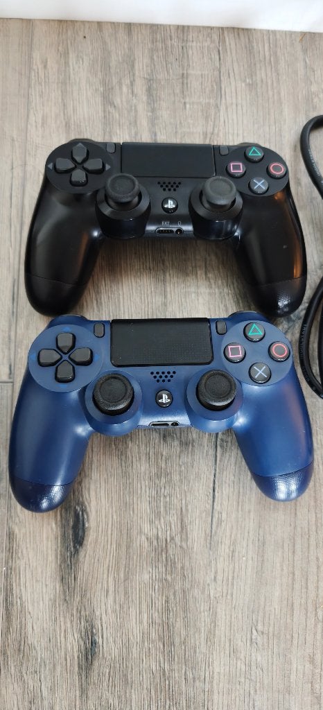 PlayStation 4 Slim 1TB + 2 refurbished controllers + GTA V, Spelcomputers en Games, Spelcomputers | Sony PlayStation 4, Met 2 controllers