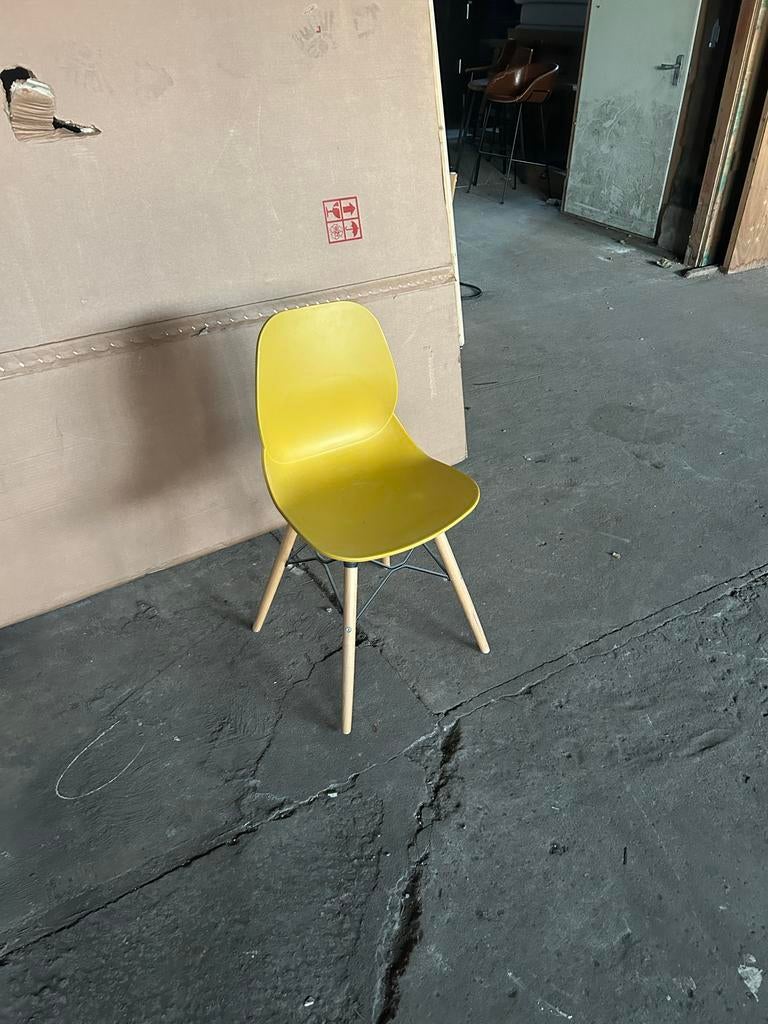 Gele stoel met houten poten, Ophalen, Gebruikt, Overige kleuren, Eén