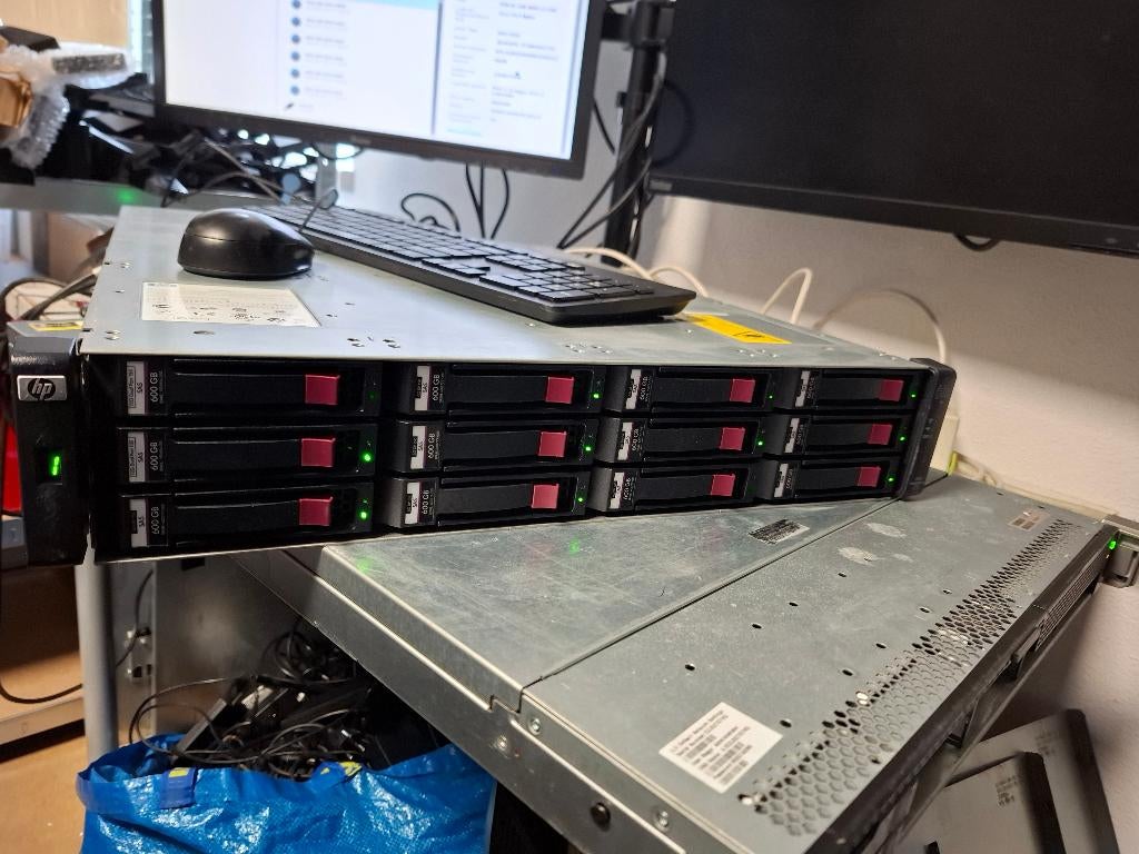 HP Disk MSA P2000 G3 Chassis 12x 600 GB SAS LFF - AP838A, Ophalen, Minder dan 4 GB, Hot swappable onderdelen, Refurbished