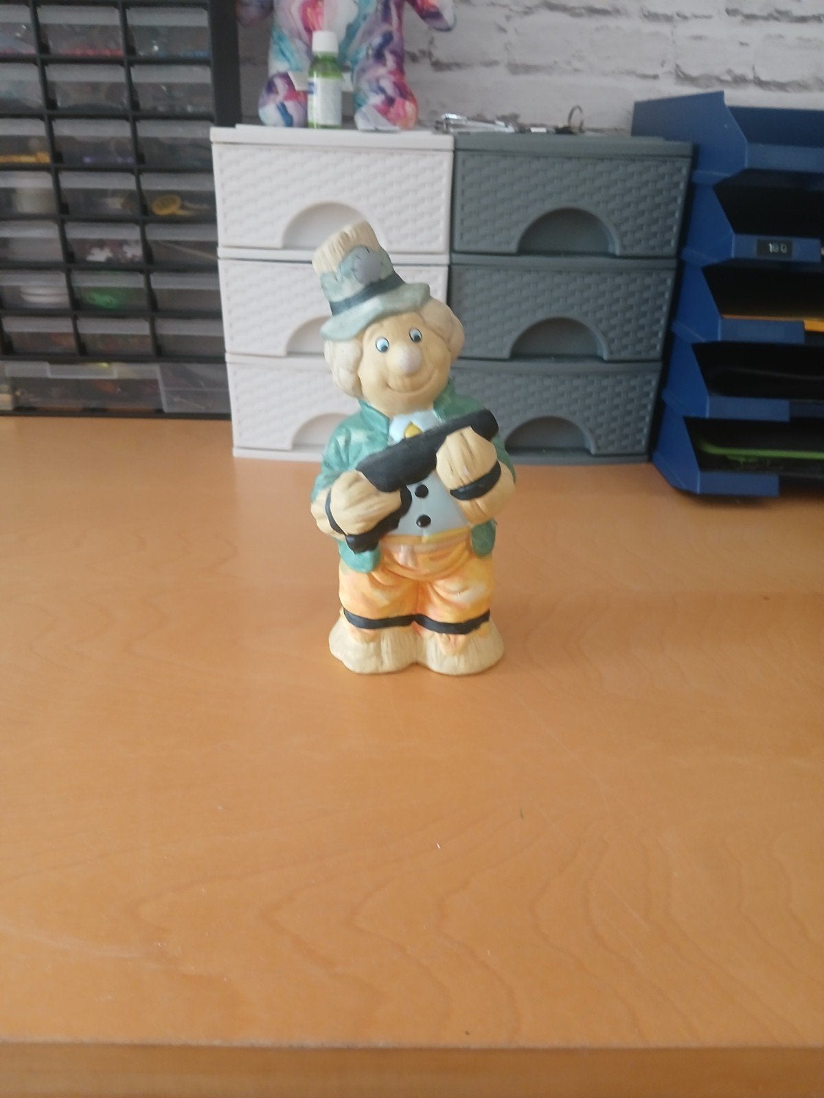Leuke kabouter met geweer - decoratief beeldje, Ophalen of Verzenden, Gebruikt, Fantasy