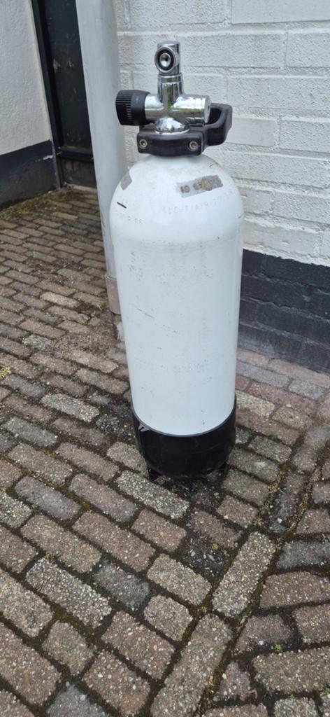 Duikfles 10L - moet gekeurd worden, Watersport en Boten, Duiken, Ophalen, Gebruikt, Duikfles