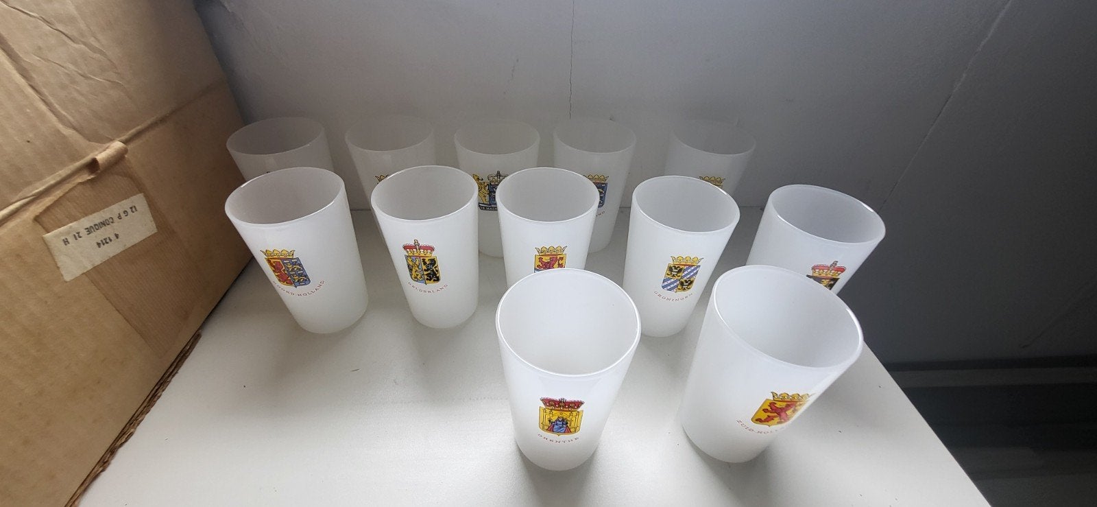Set van 12 vintage glazen met provinciewapens, Ophalen, Glas of Glazen, Overige stijlen, Glas