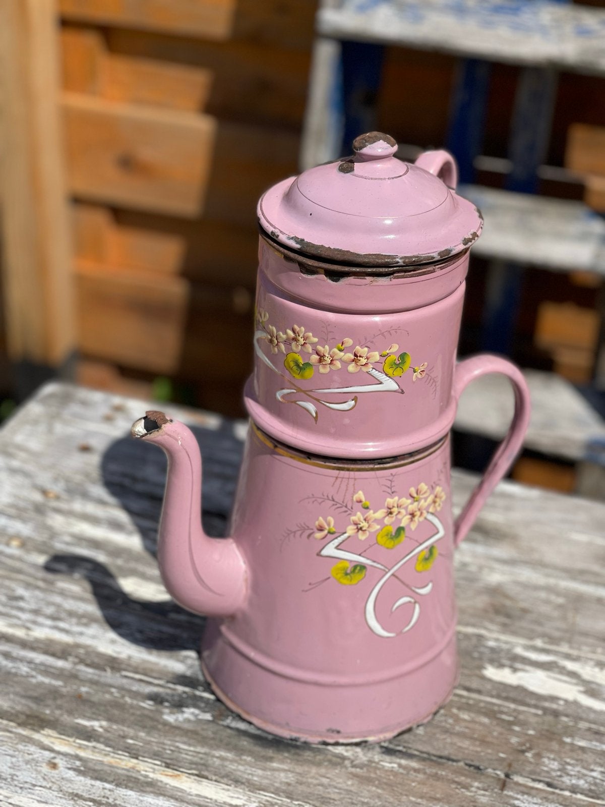 Antieke roze emaille Franse koffiepot met bloemmotief, Antiek en Kunst, Antiek | Emaille, Ophalen of Verzenden