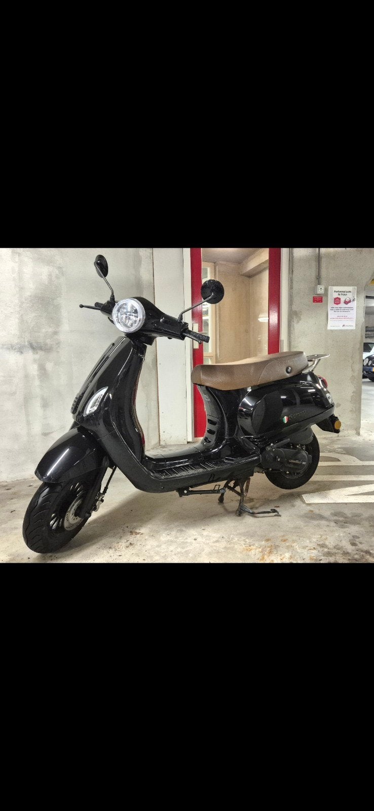 Super mooie sportieve scooter met een lage km stand., Fietsen en Brommers, Scooters | Overige merken, Ophalen, Maximaal 45 km/u