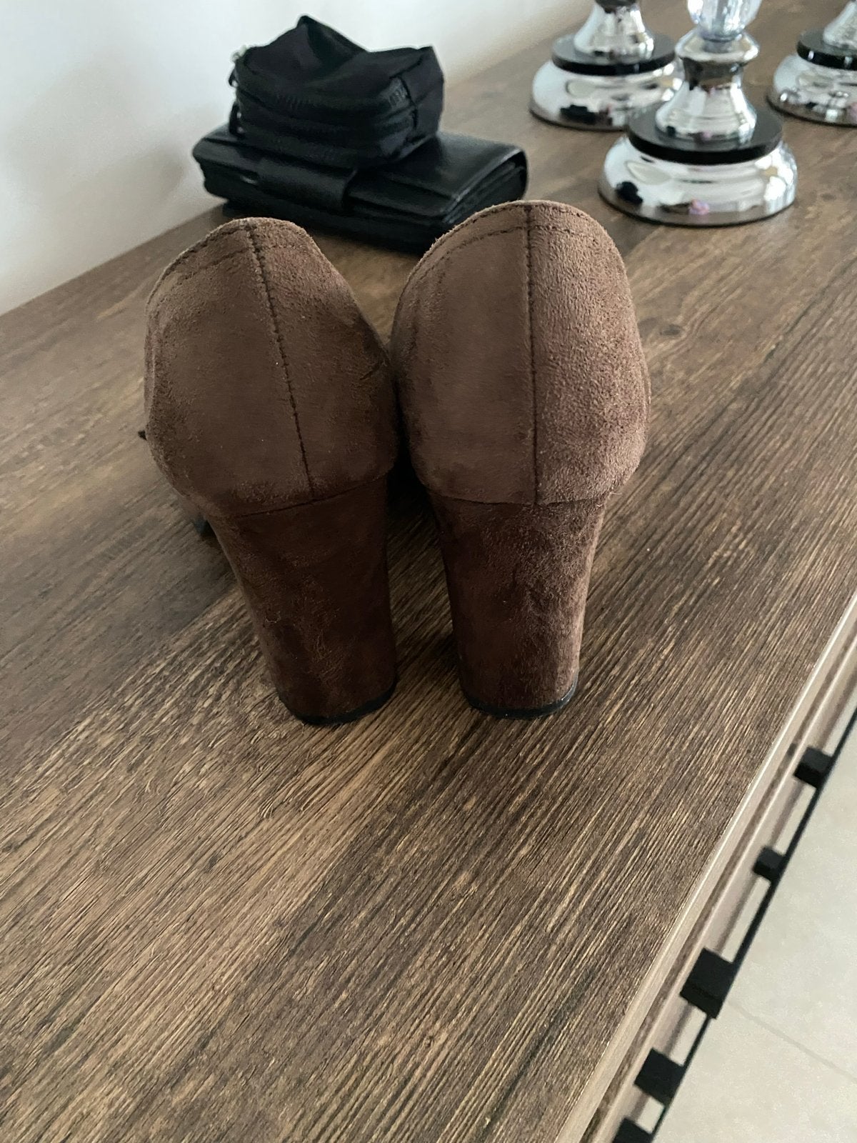Bruine pumps met hak - Weinig gedragen, Ophalen of Verzenden, Zo goed als nieuw, Bruin, Pumps