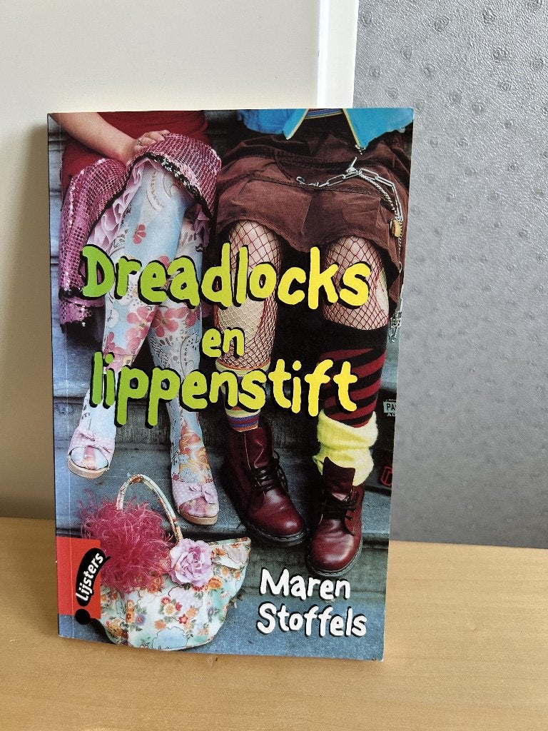 Maren Stoffels - Dreadlocks en lippenstift, Ophalen of Verzenden, Zo goed als nieuw, Maren Stoffels, Fictie