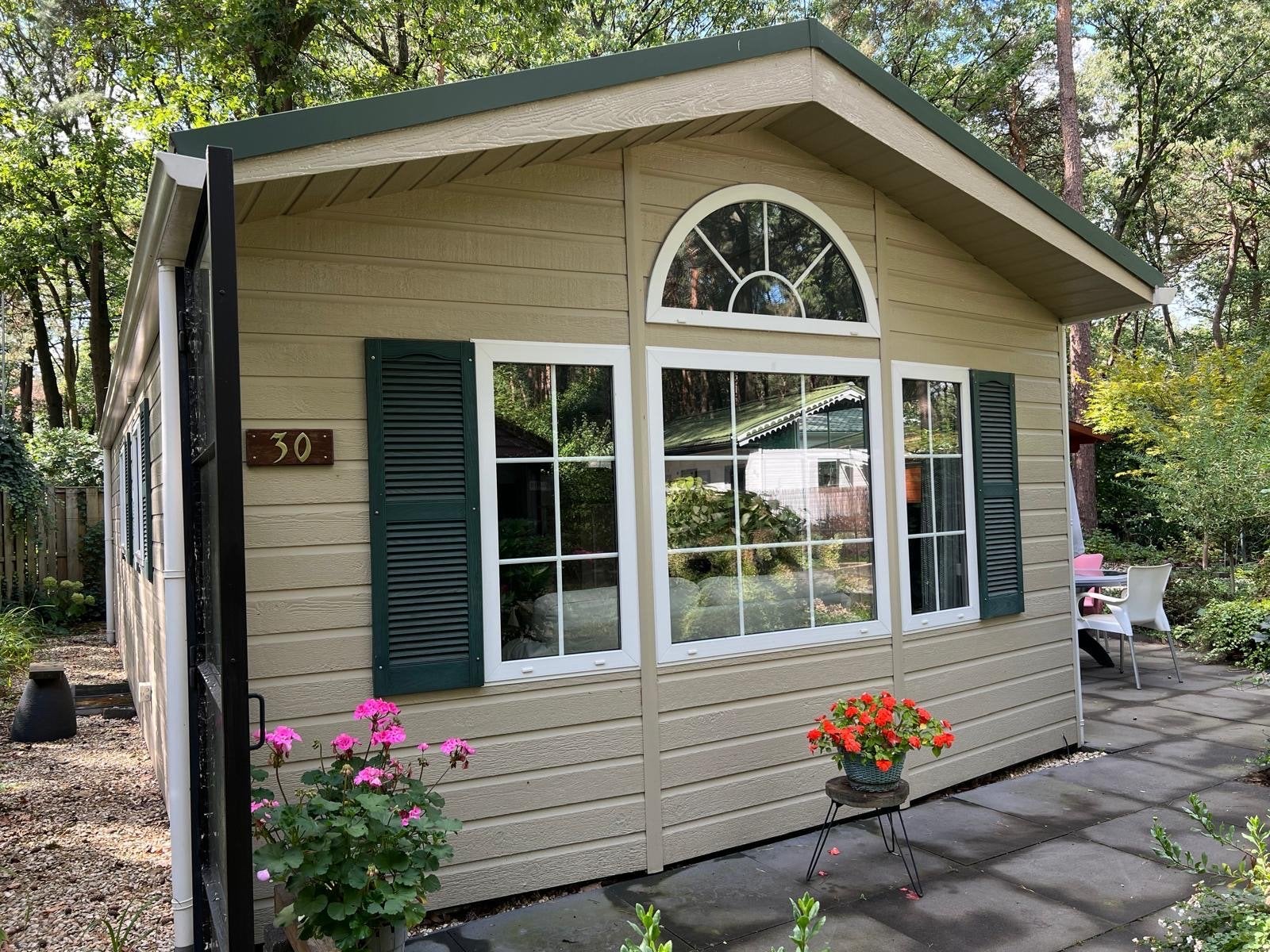 Chalet te koop op chalet park De Paddock, Baarle-Nassau, In bos, Noord-Brabant, 2 slaapkamers, Recreatiepark