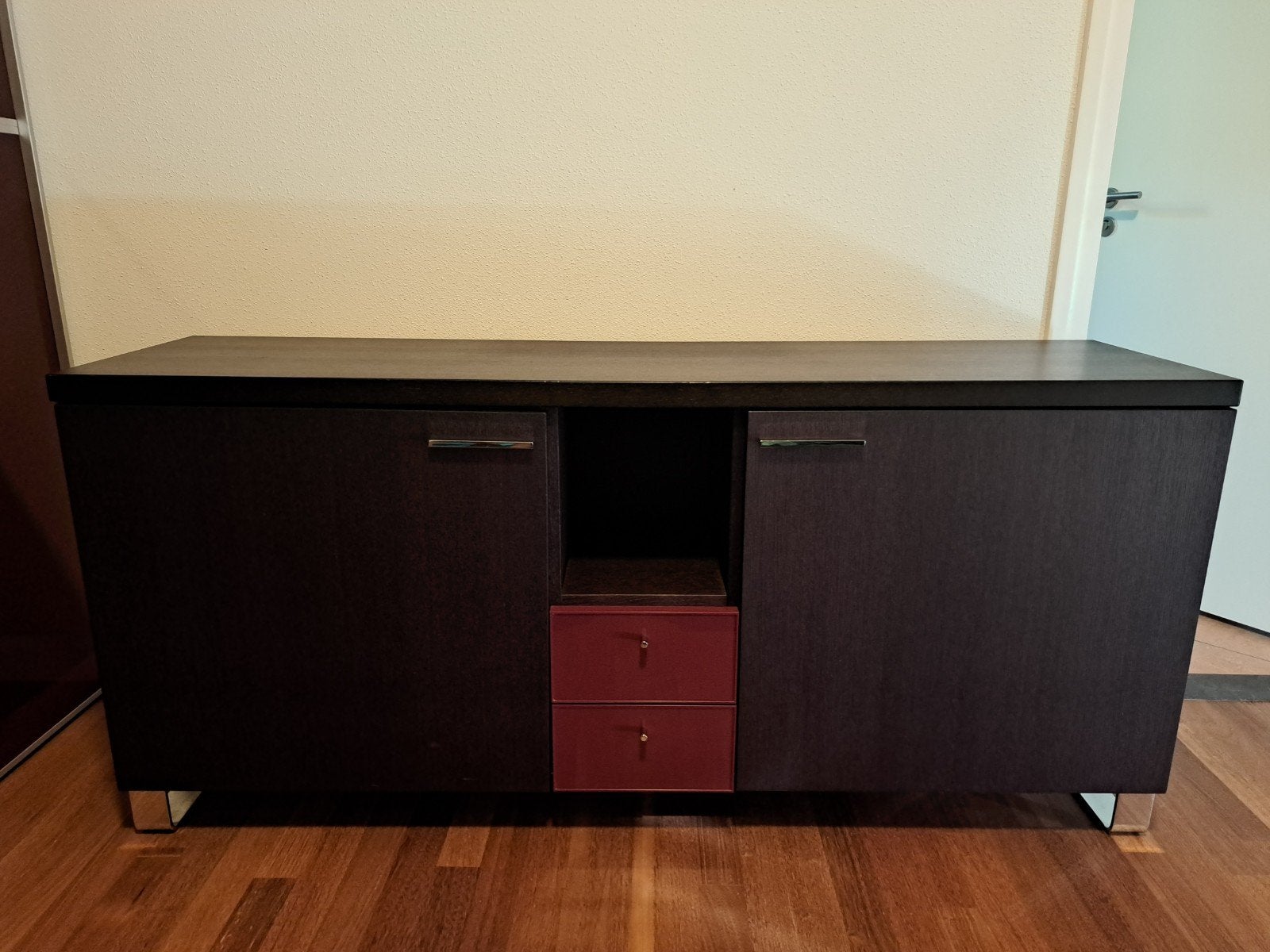 Nette Hulsta dressoirkast - 170x45x79 cm (lxbxh), Ophalen, Gebruikt, Met deur(en), 150 tot 200 cm