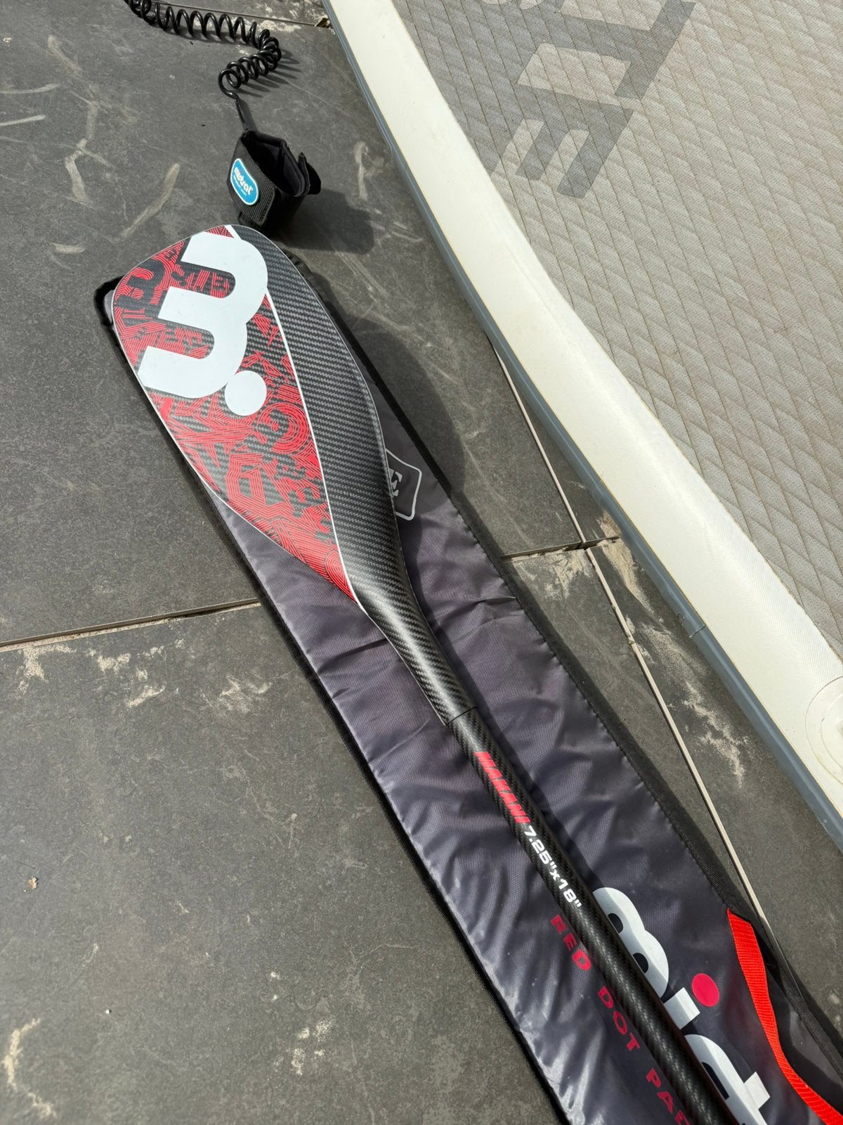 Foto 5 van Red Paddle CO Elite 12'6 x 28" Inflatable Sup board